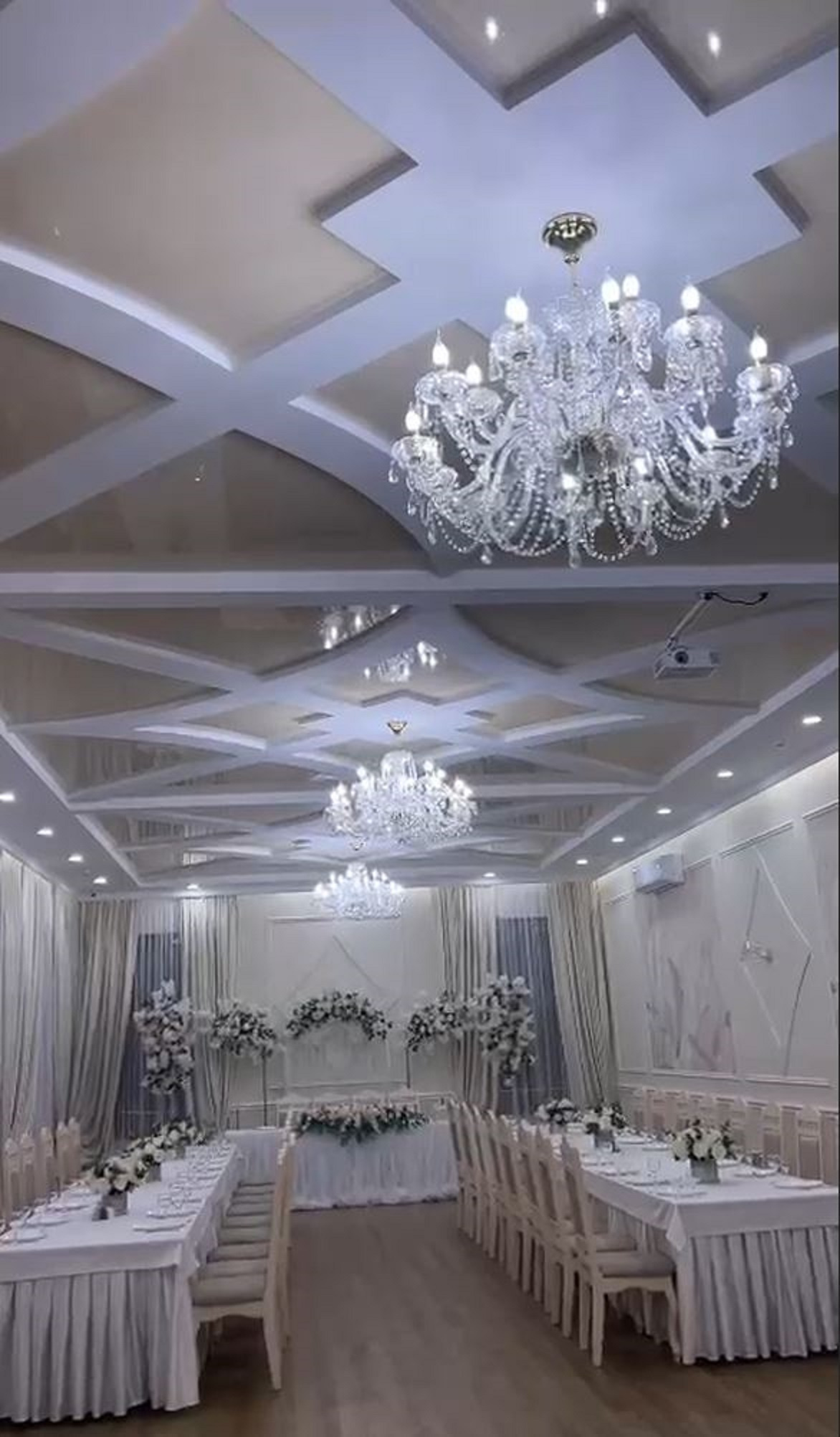 Банкетный зал в классическом стиле.