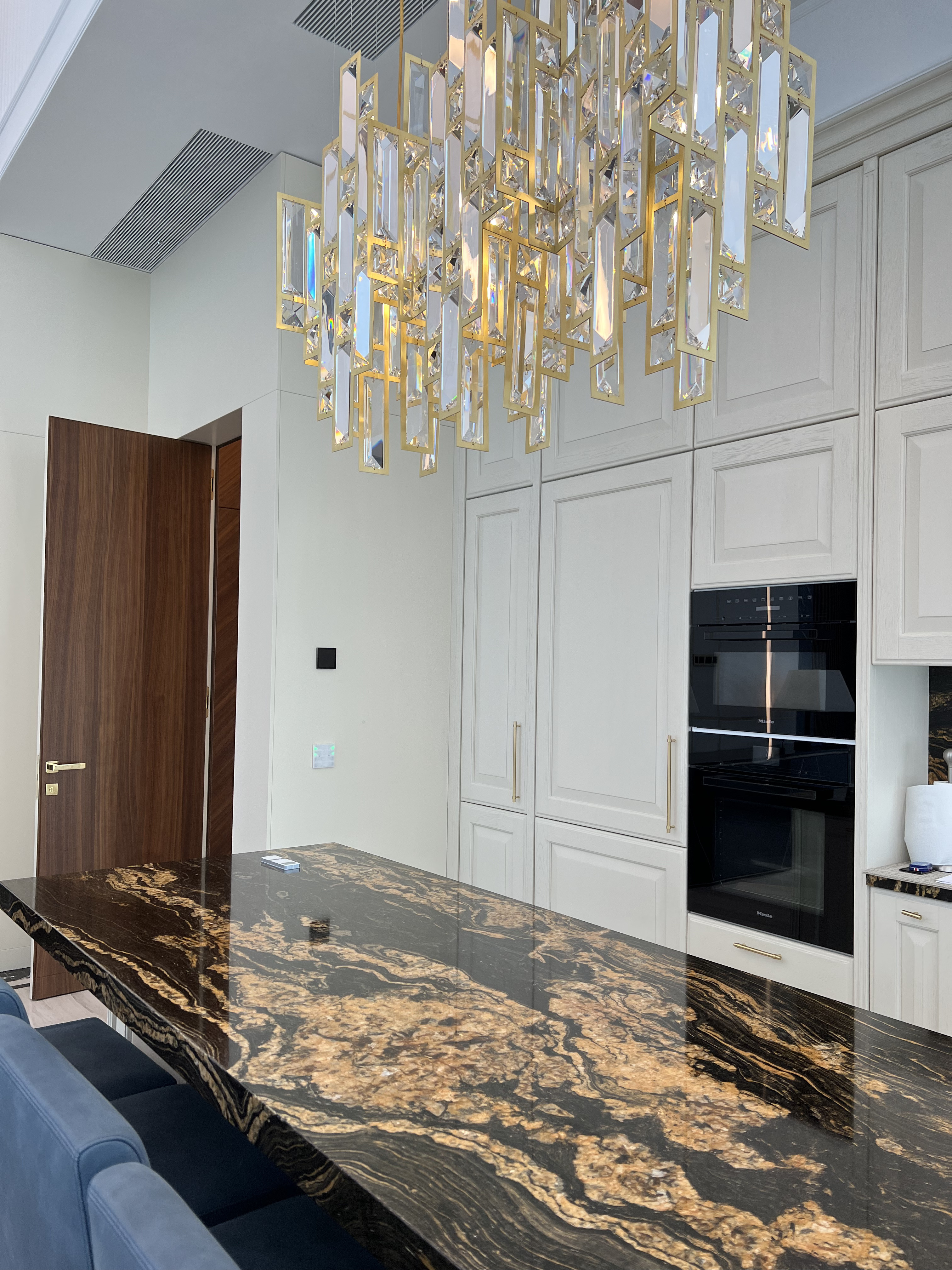 Большая квартира на Академической