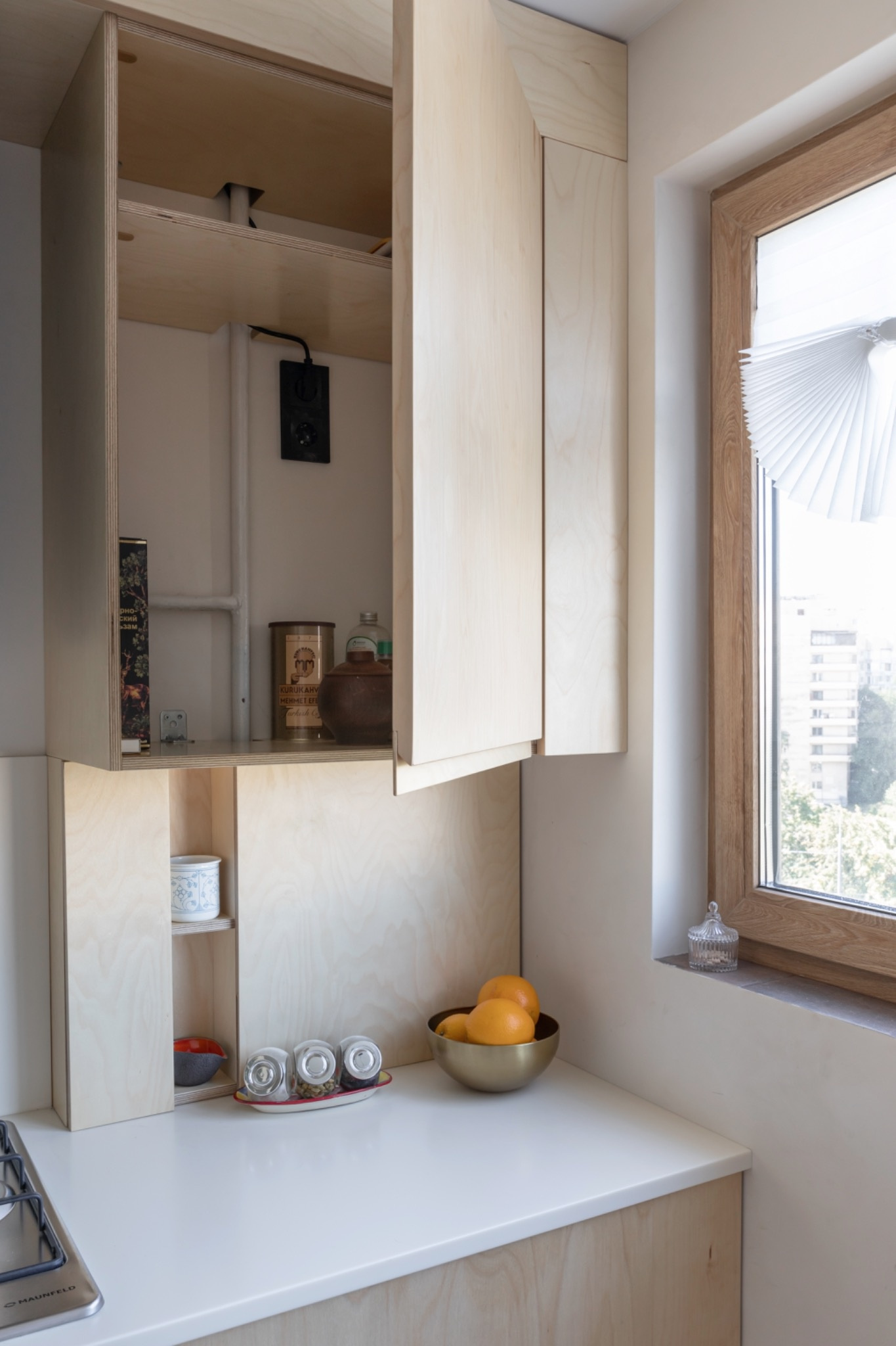 Кухня в доме-корабле: что удалось разместить на 6 кв. м?