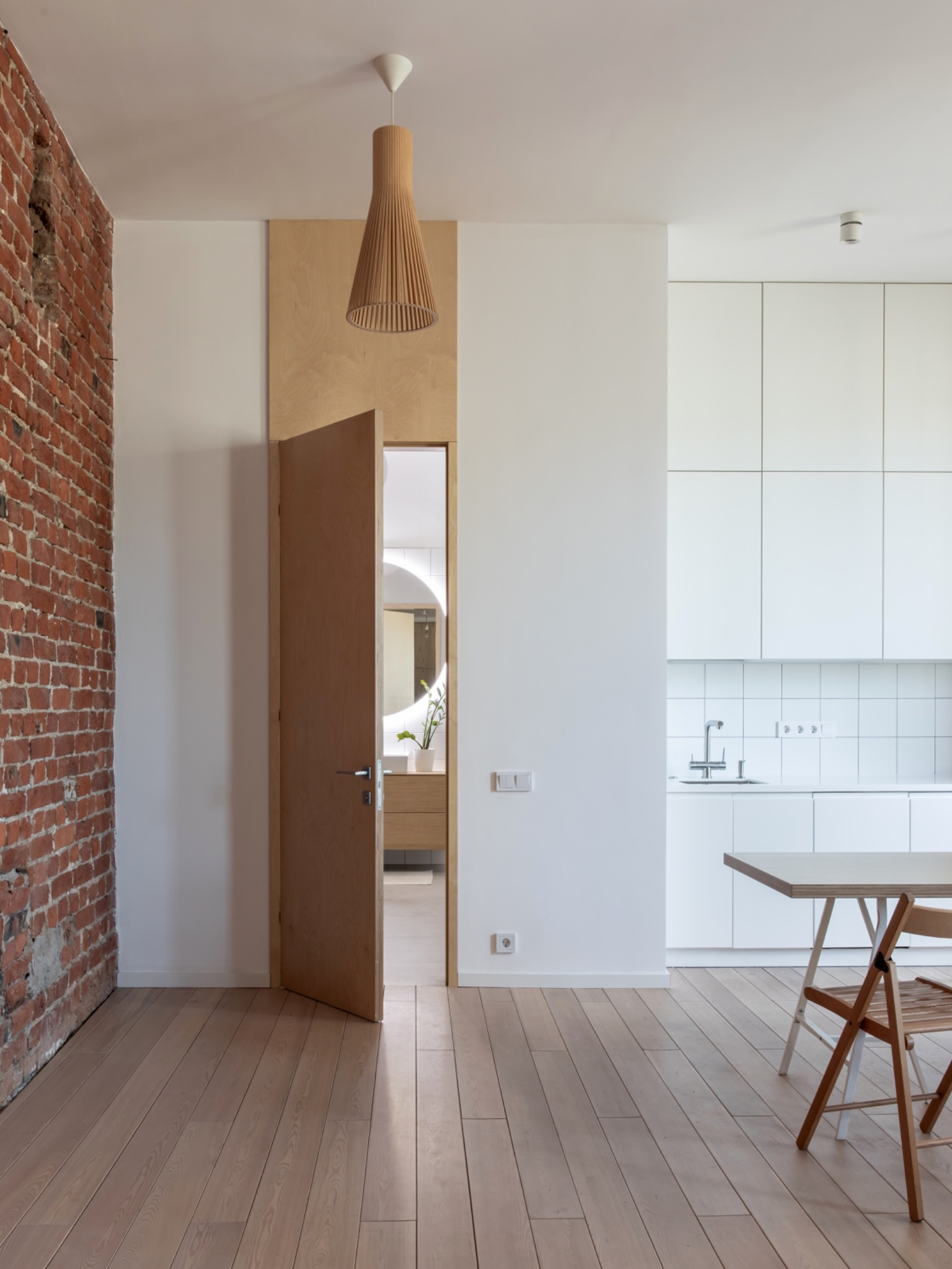 Обложка проекта: Двери из фанеры с фрамугой