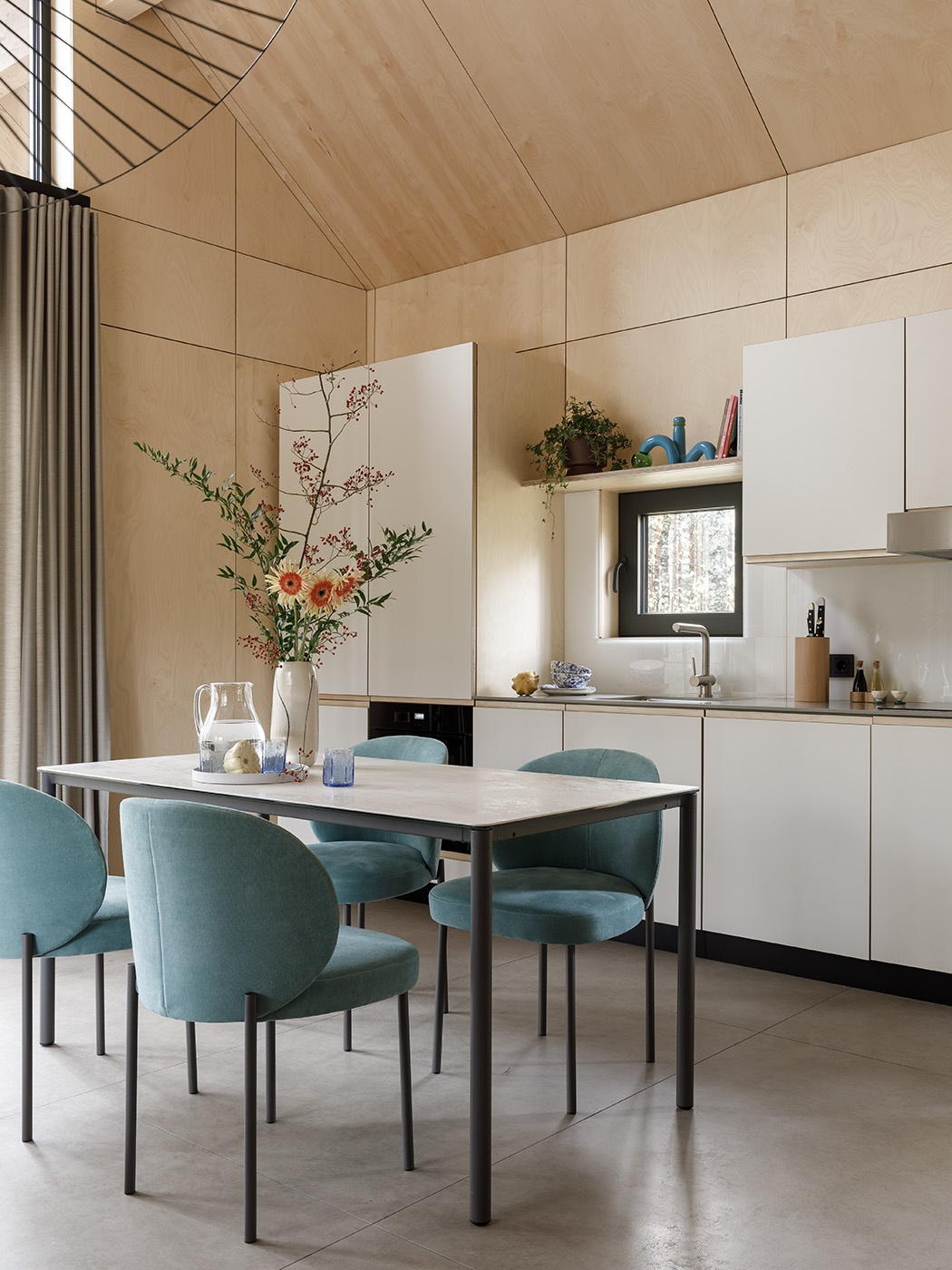 Мебель для загородного дома, поселок Медное озеро, Ленинградская область