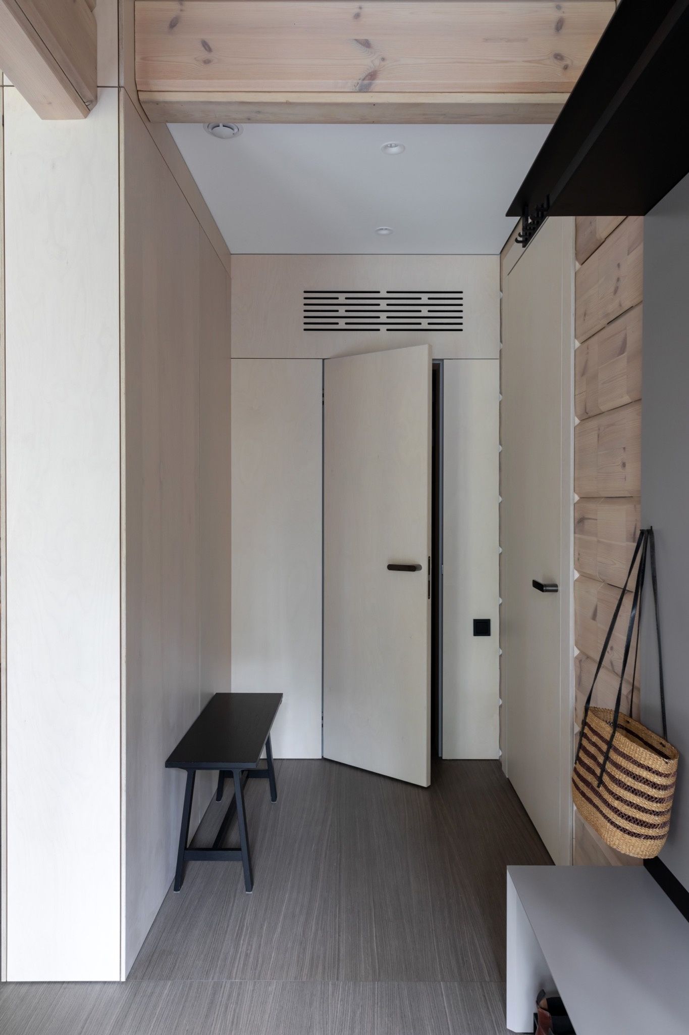 Двери в дом Honka