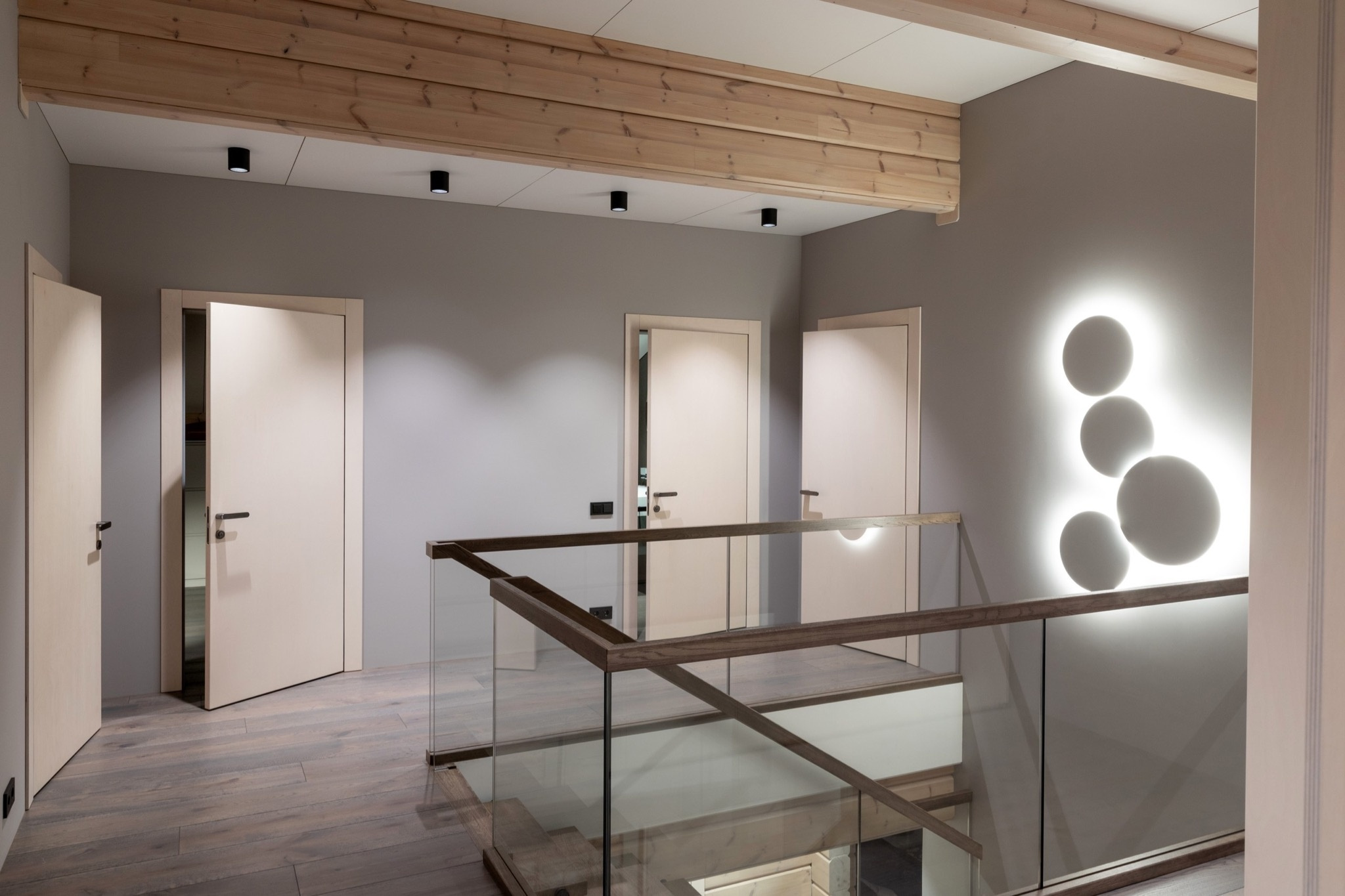 Обложка проекта: Двери в дом Honka