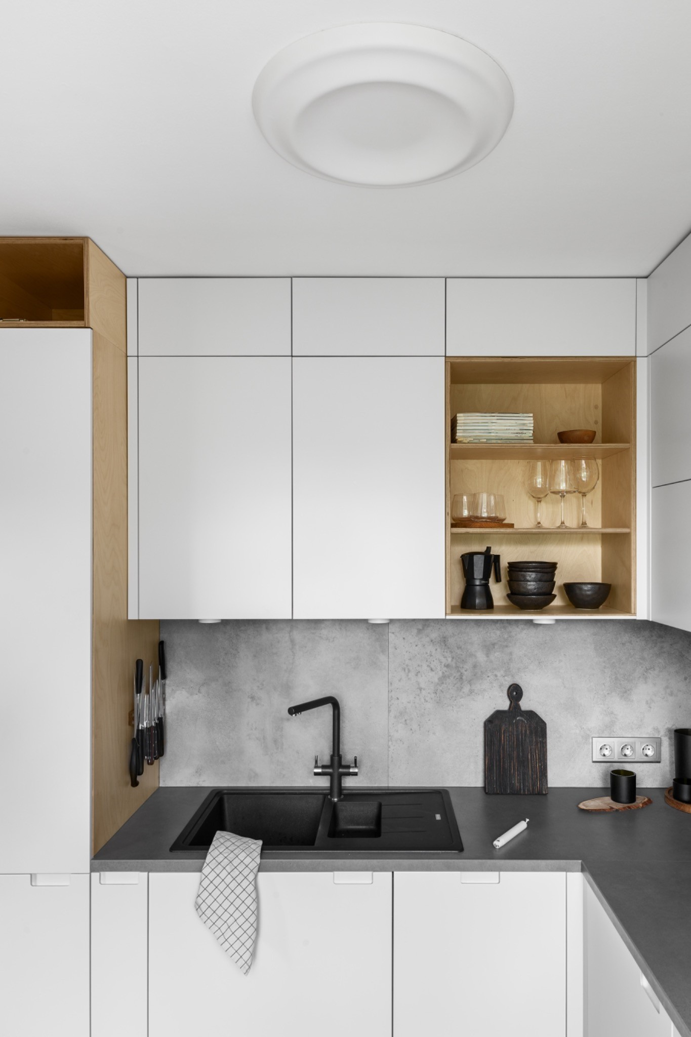 Функциональная кухня 6 кв.м для квартиры в брежневке