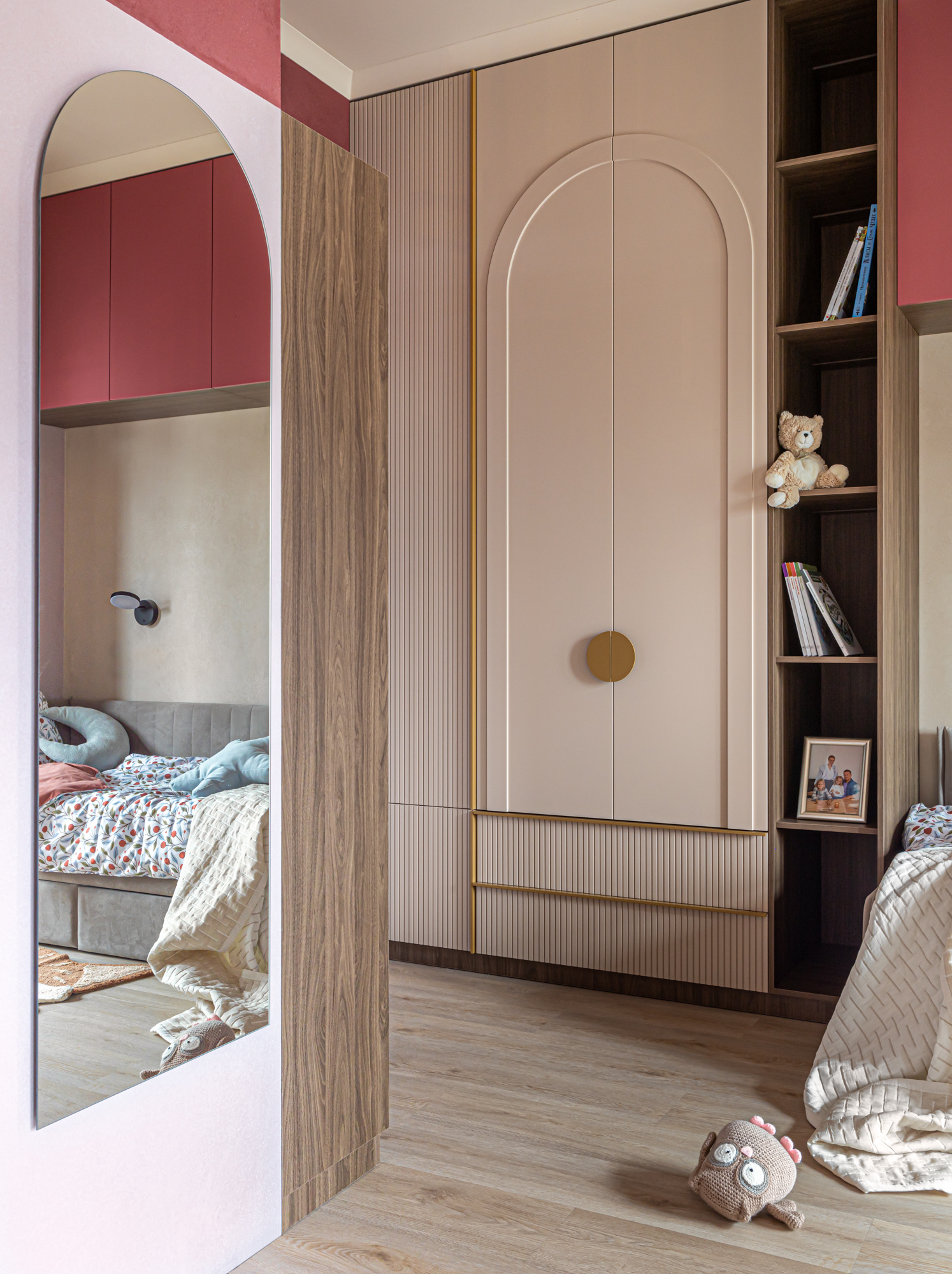 Яркая квартира для молодой семьи предпринимателей