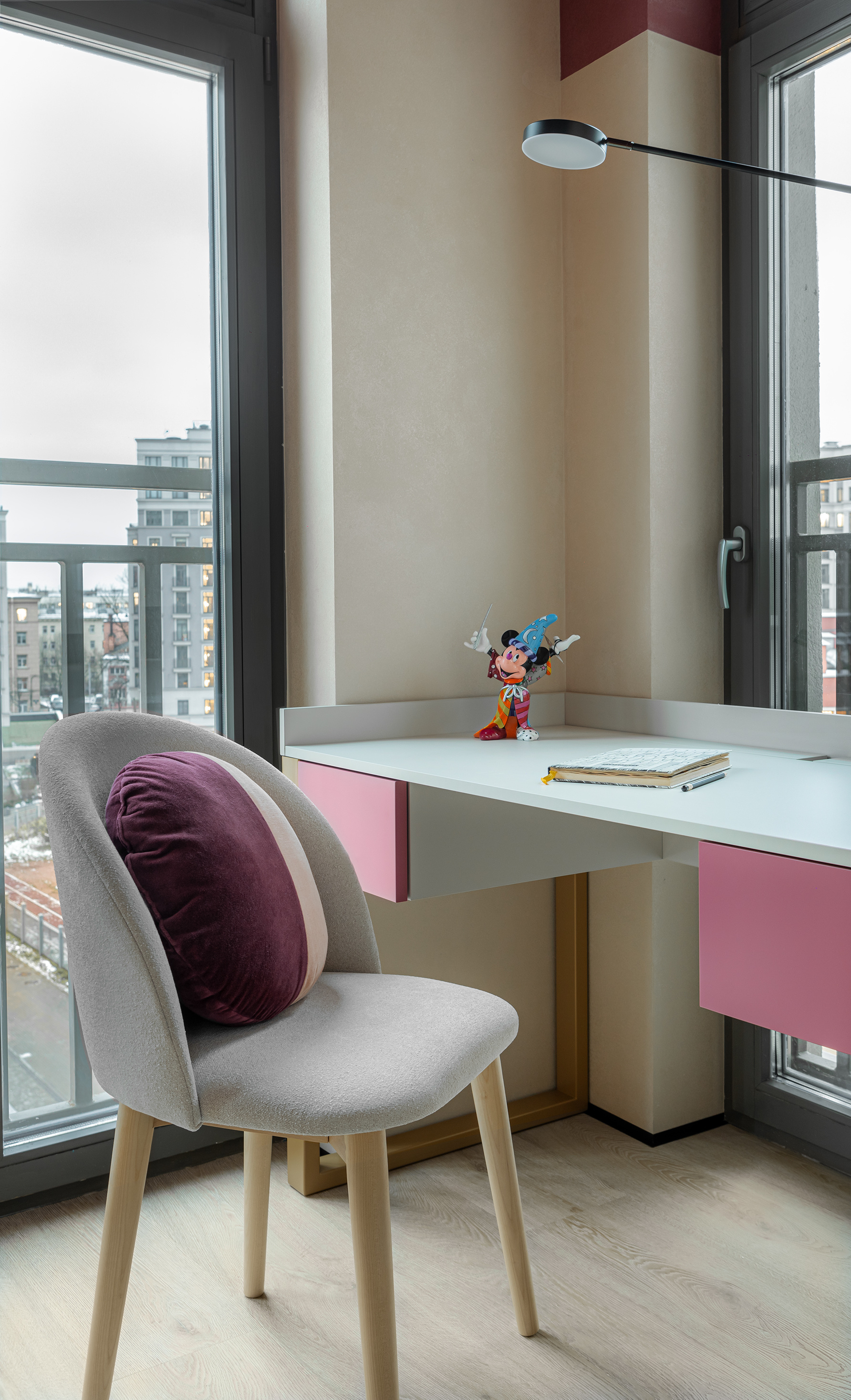 Яркая квартира для молодой семьи предпринимателей