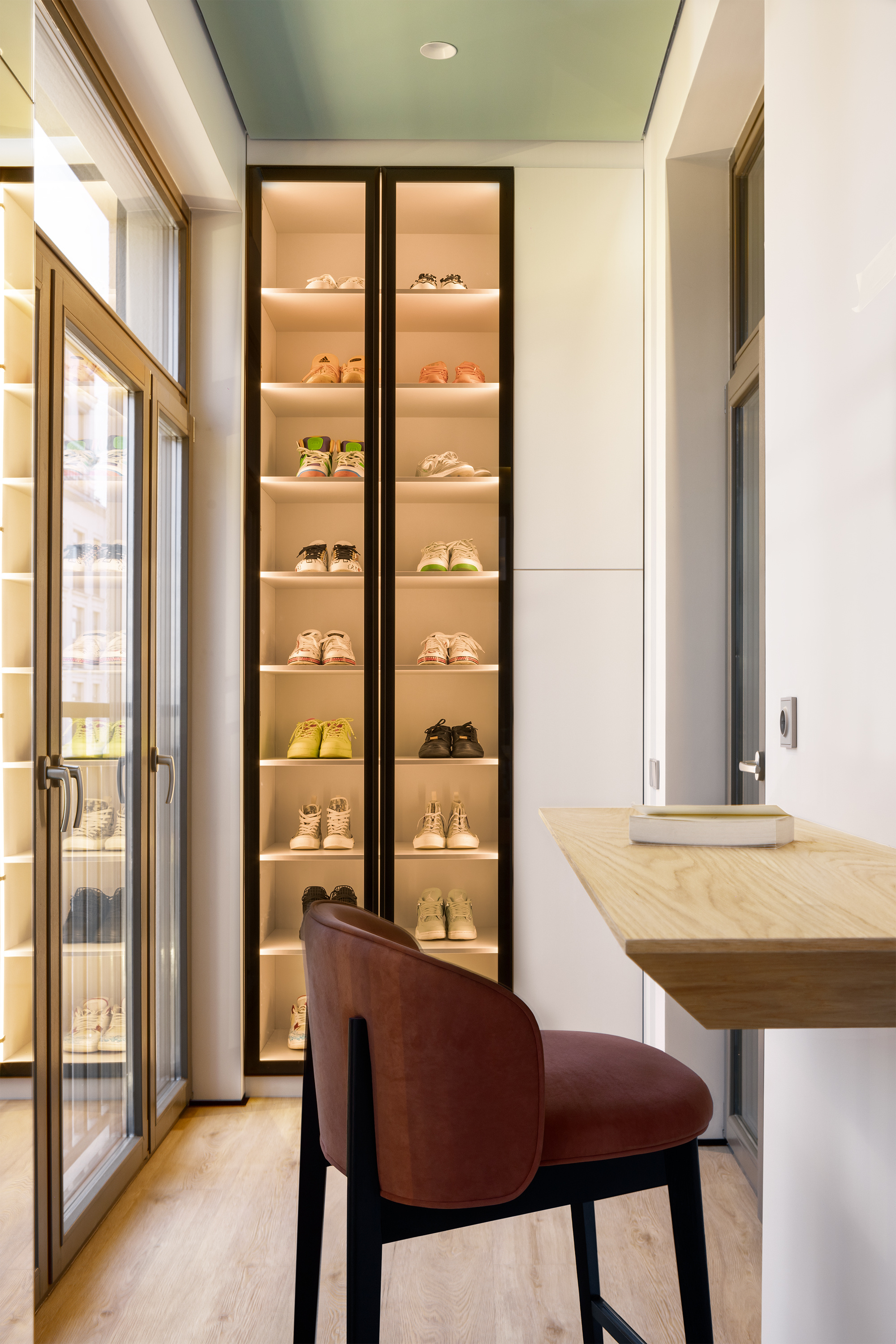 Яркая квартира для молодой семьи предпринимателей