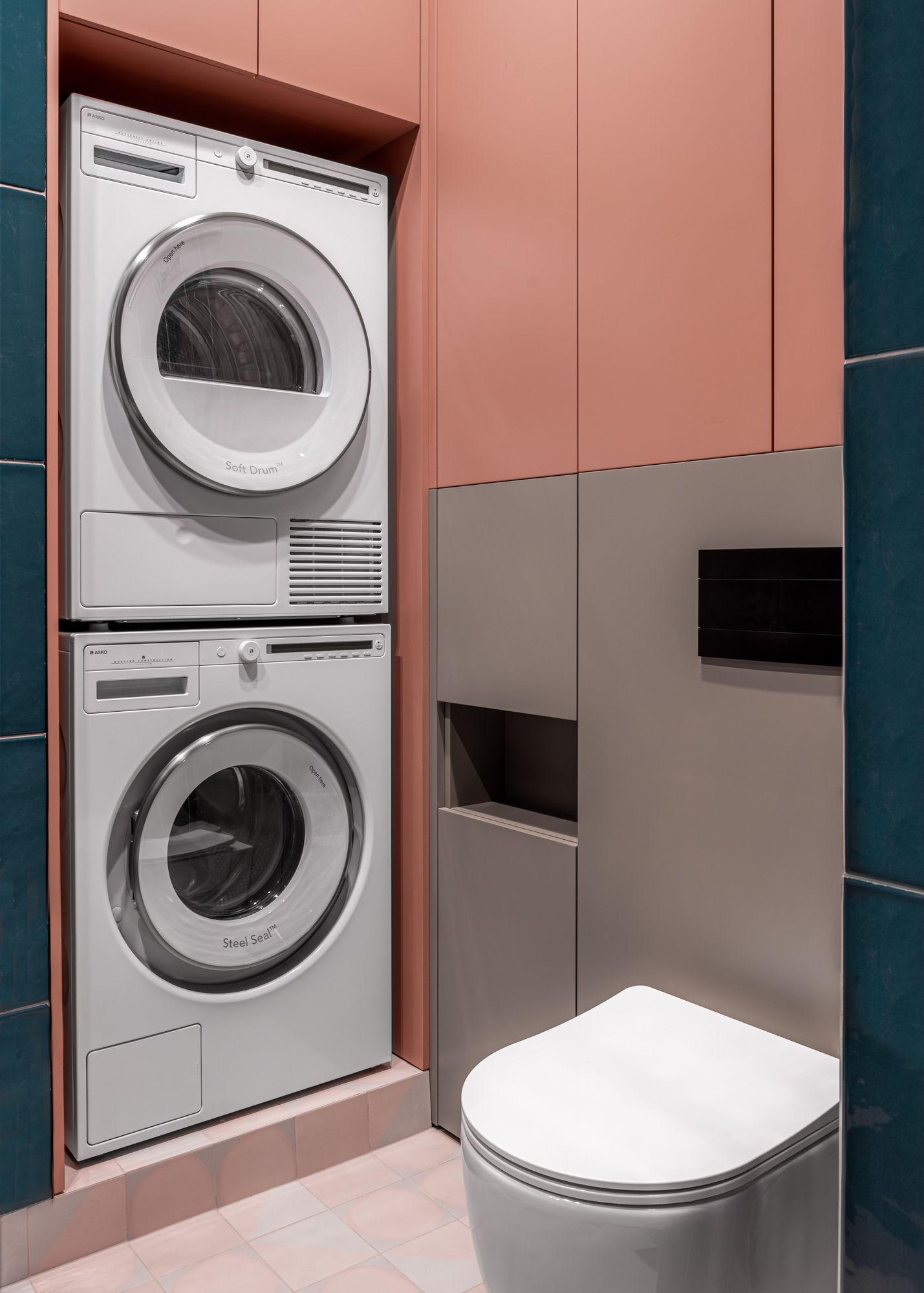 Яркая квартира для молодой семьи предпринимателей