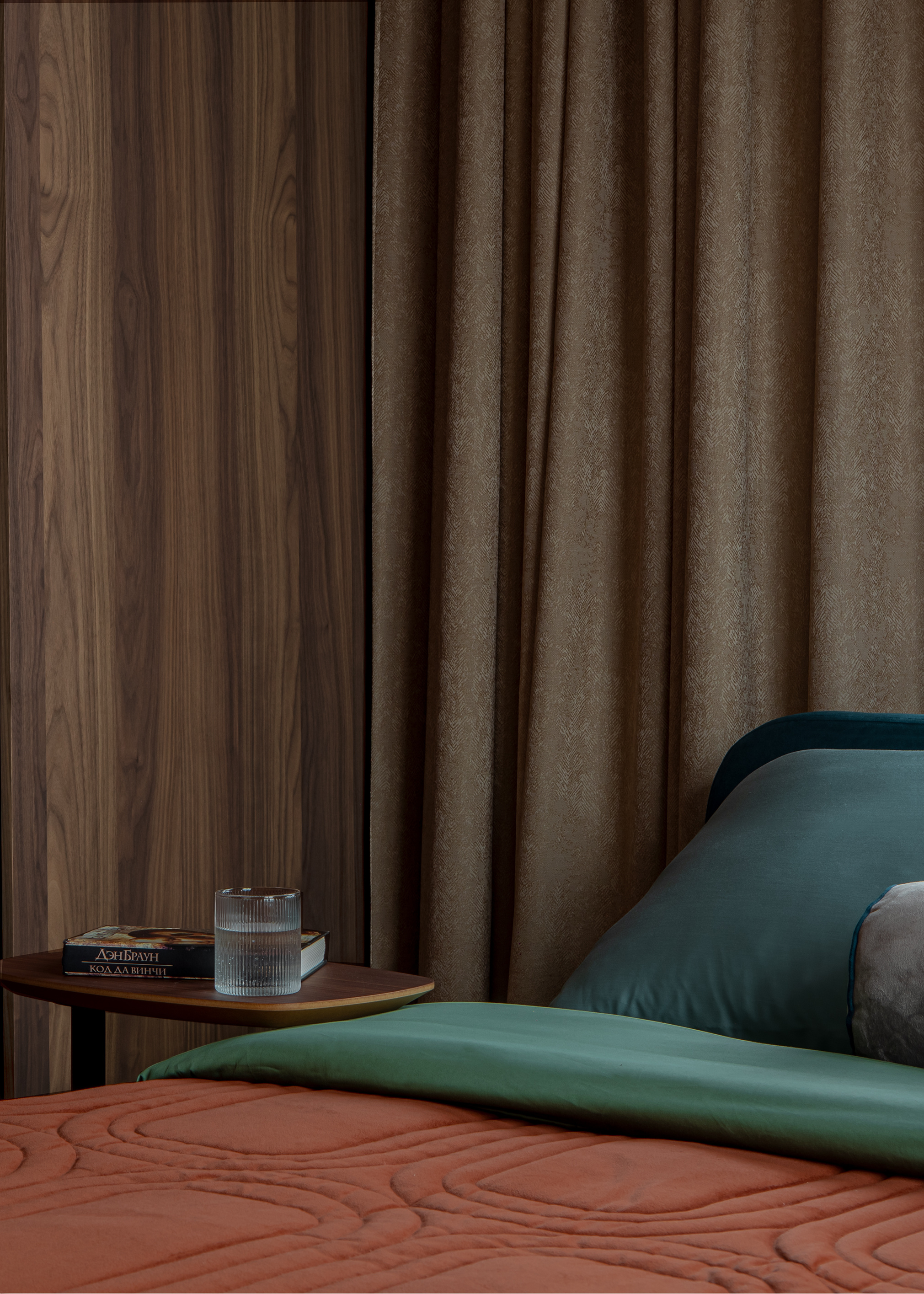 Яркая квартира для молодой семьи предпринимателей