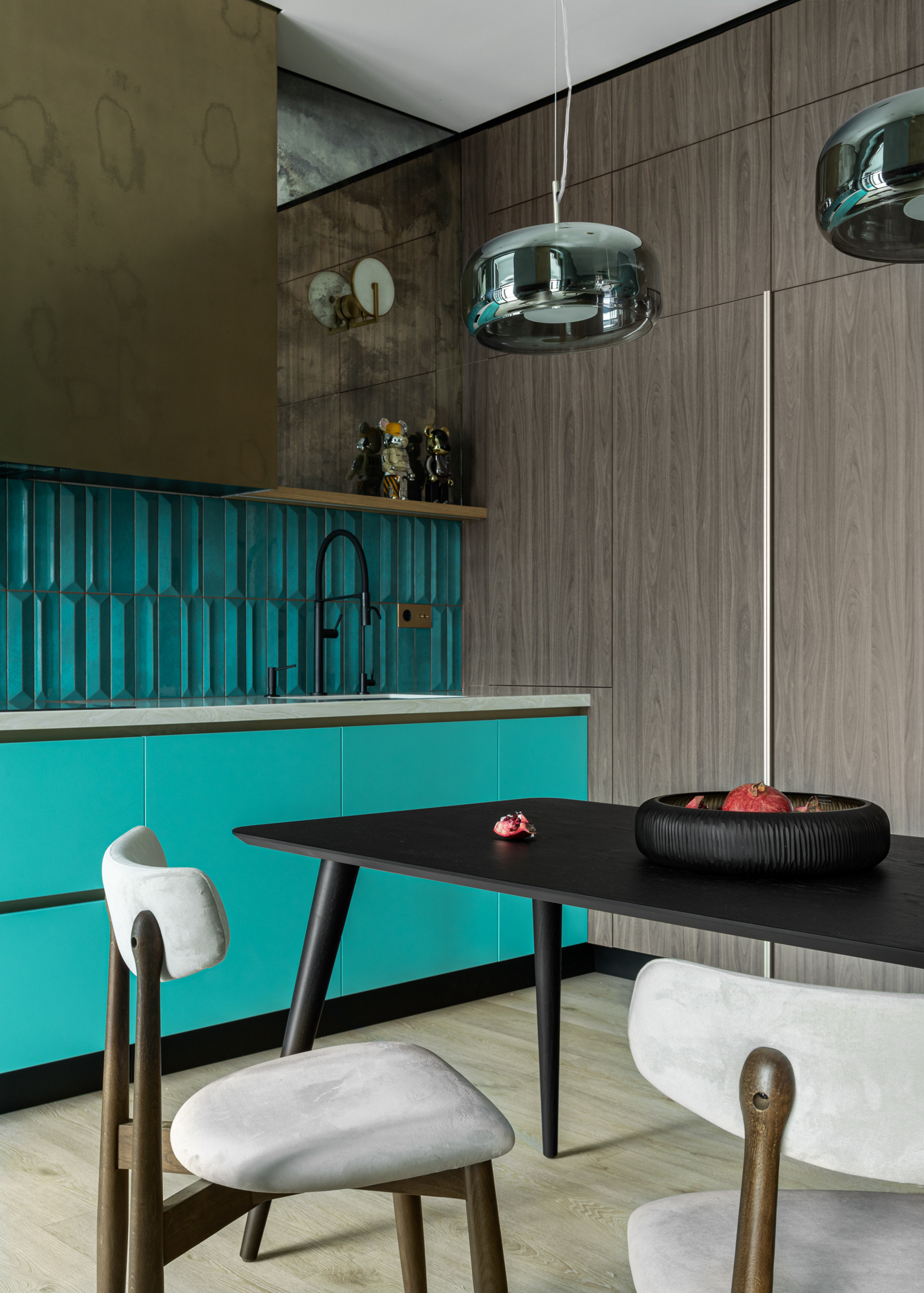 Яркая квартира для молодой семьи предпринимателей