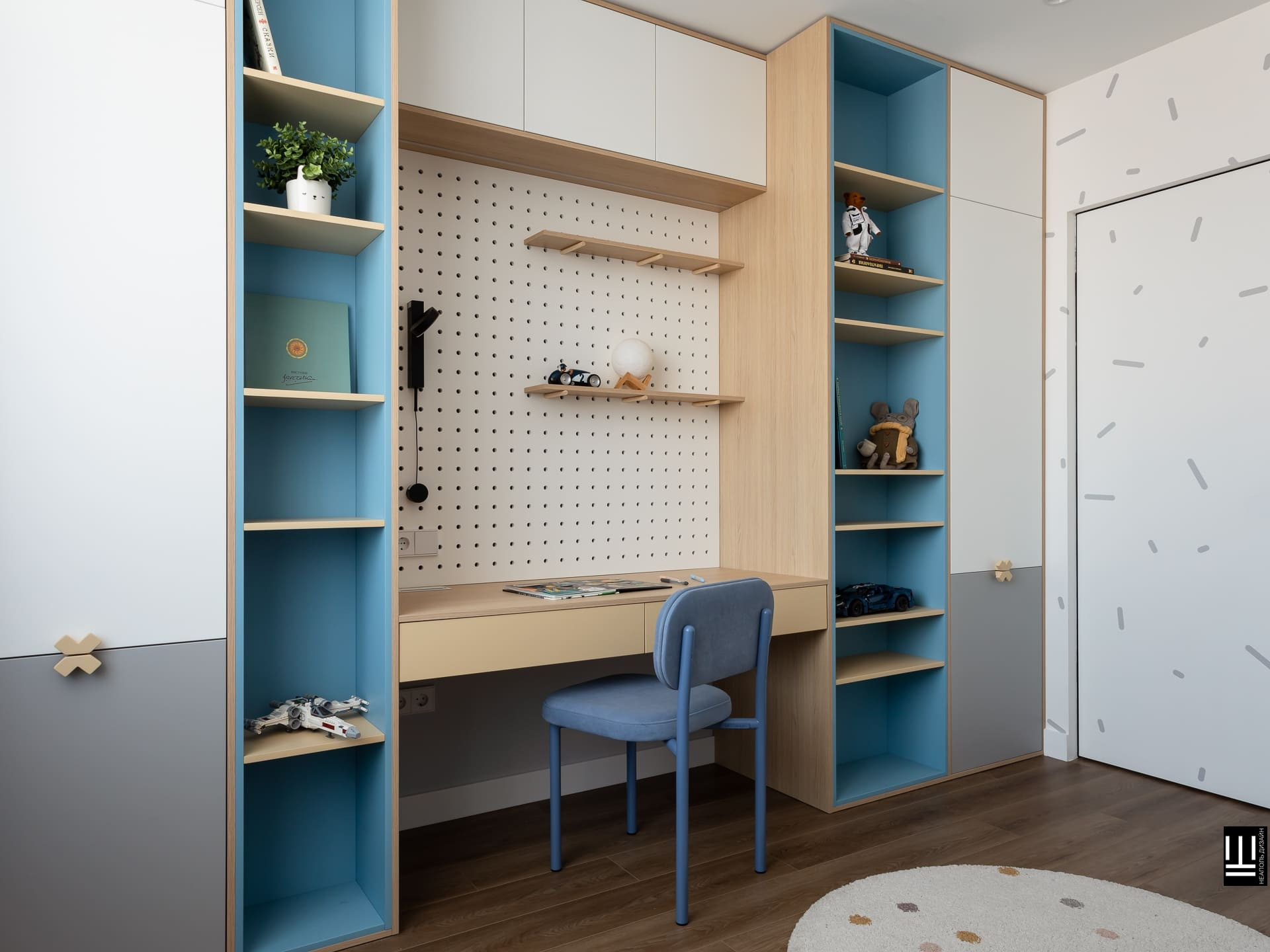 Двухуровневая квартира с характером | современный дизайн интерьера