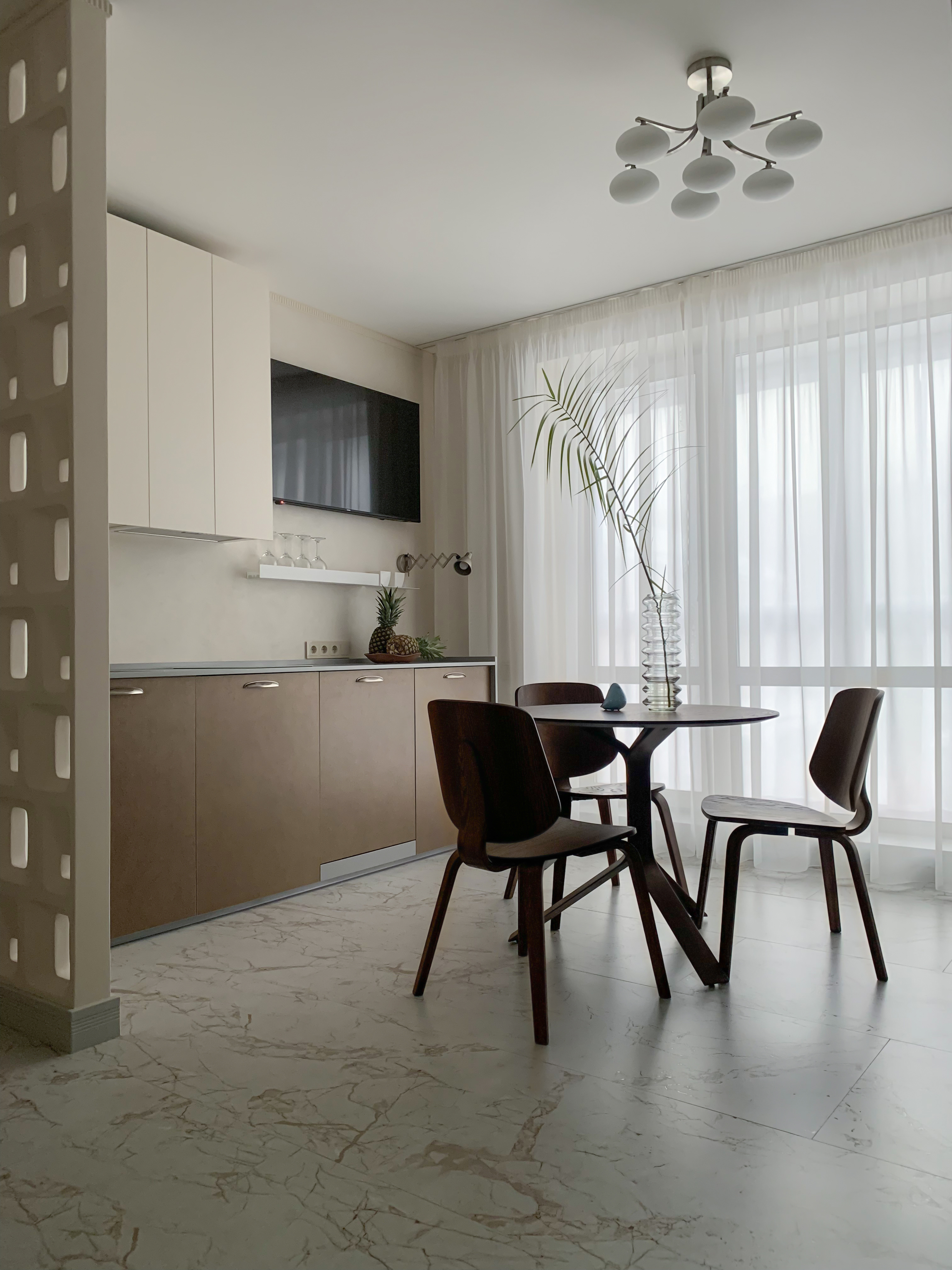 Реализованный проект квартиры-студии "Vis-à-vis"