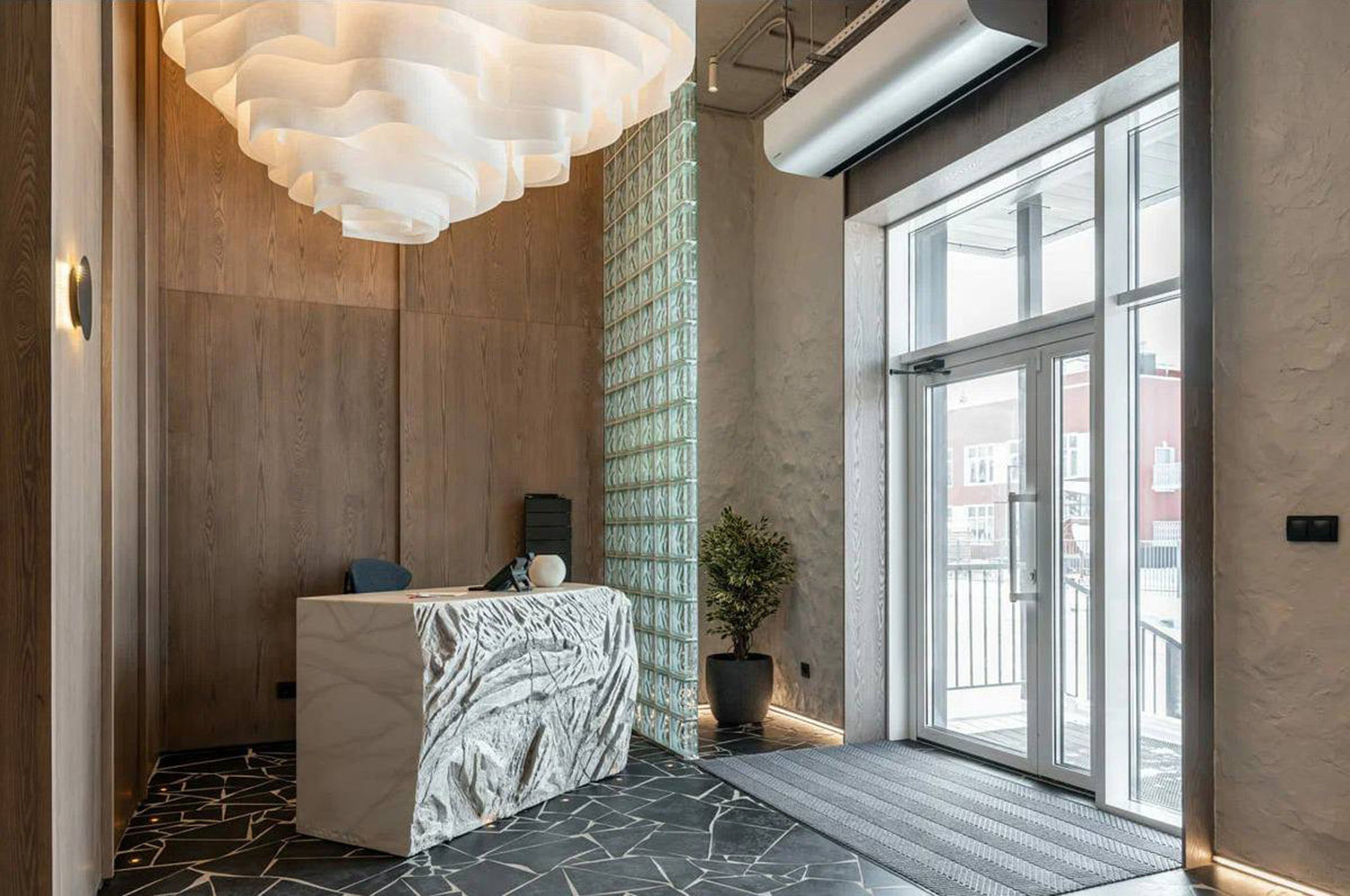 Обложка проекта: Парящий потолок для ресторана БОРА, Южно-Сахалинск