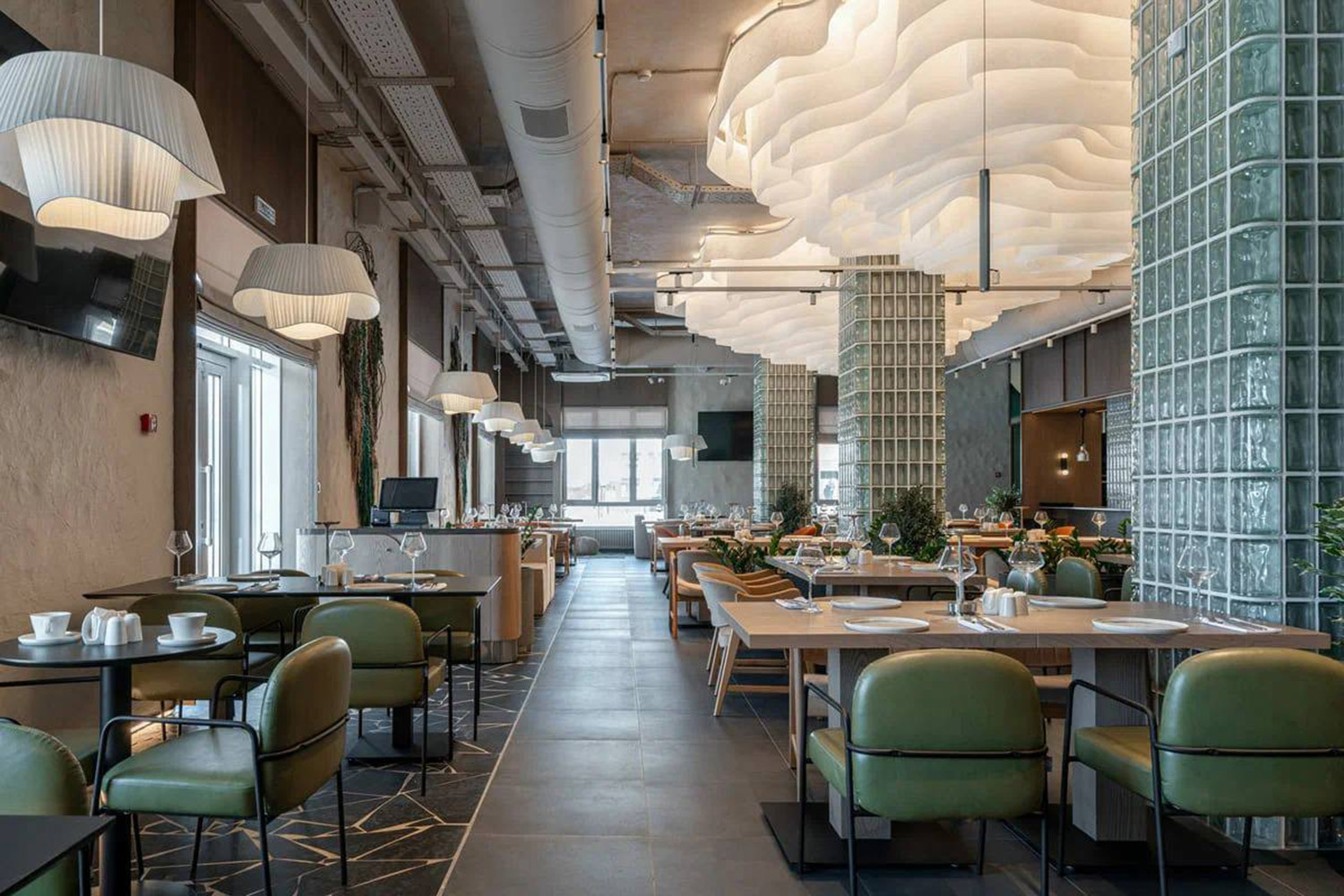 Парящий потолок для ресторана БОРА, Южно-Сахалинск