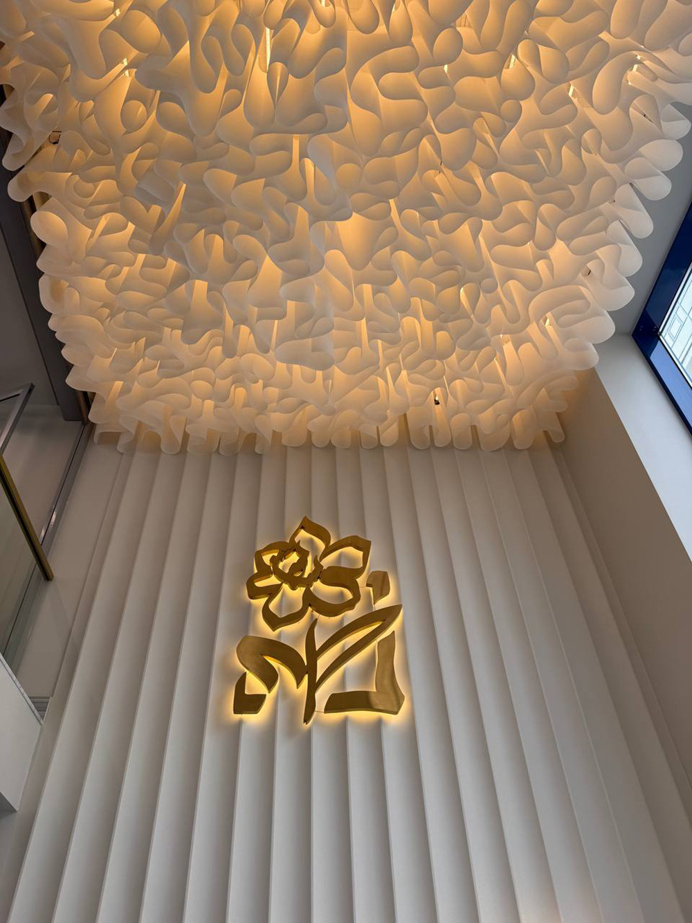 Потолок с бегущей подсветкой Wave ceiling®