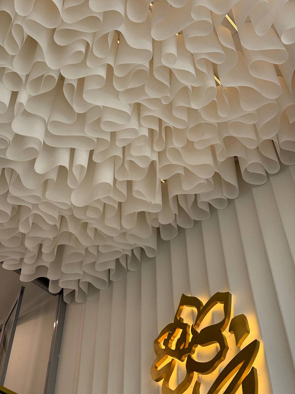 Потолок с бегущей подсветкой Wave ceiling®