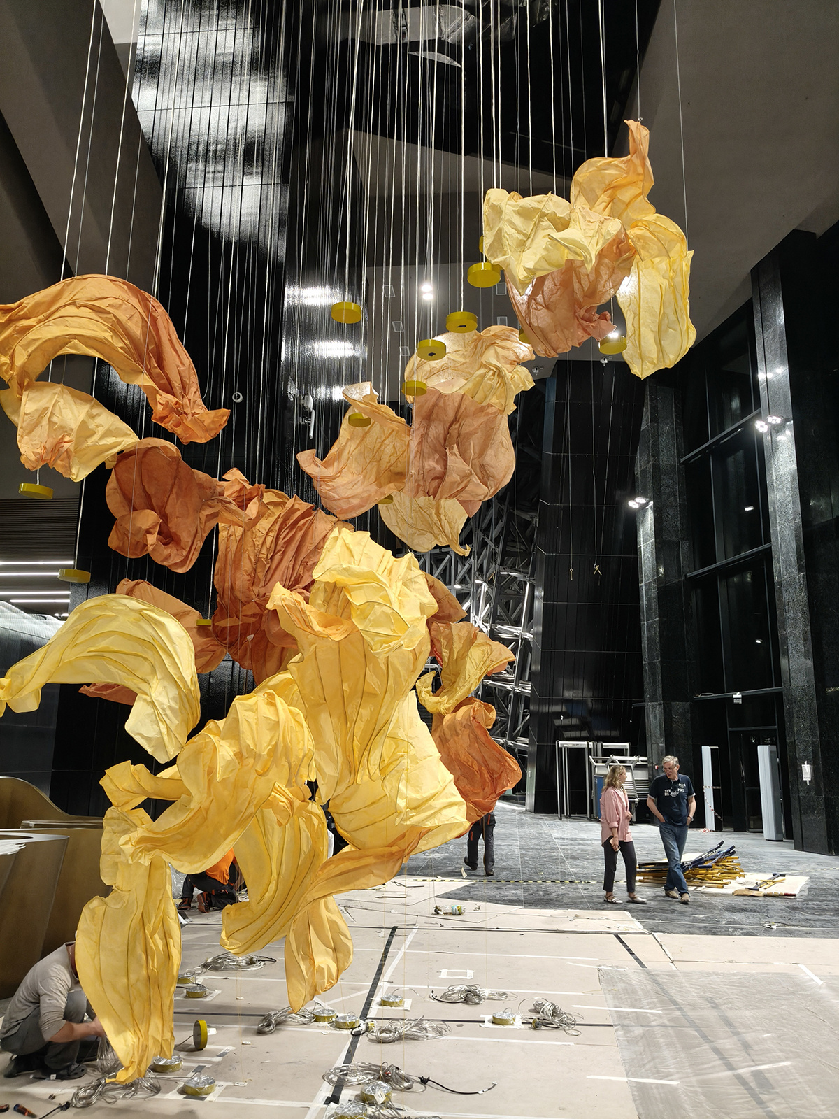 Обложка проекта: Гигантская люстра для холла концертного зала