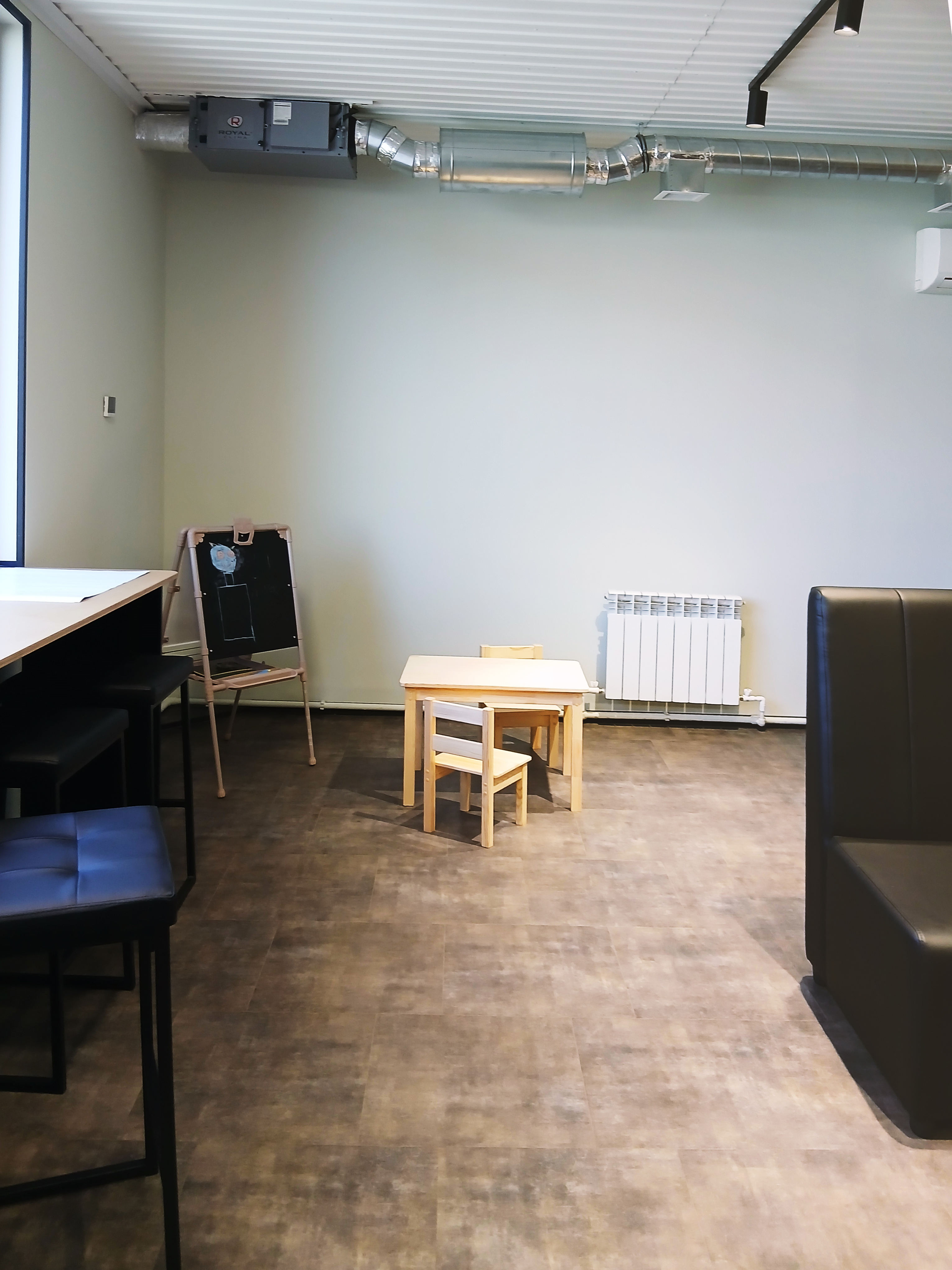 Реализованный дизайн-проект магазина 700 шин. Локация: г. Волжский (2025г)