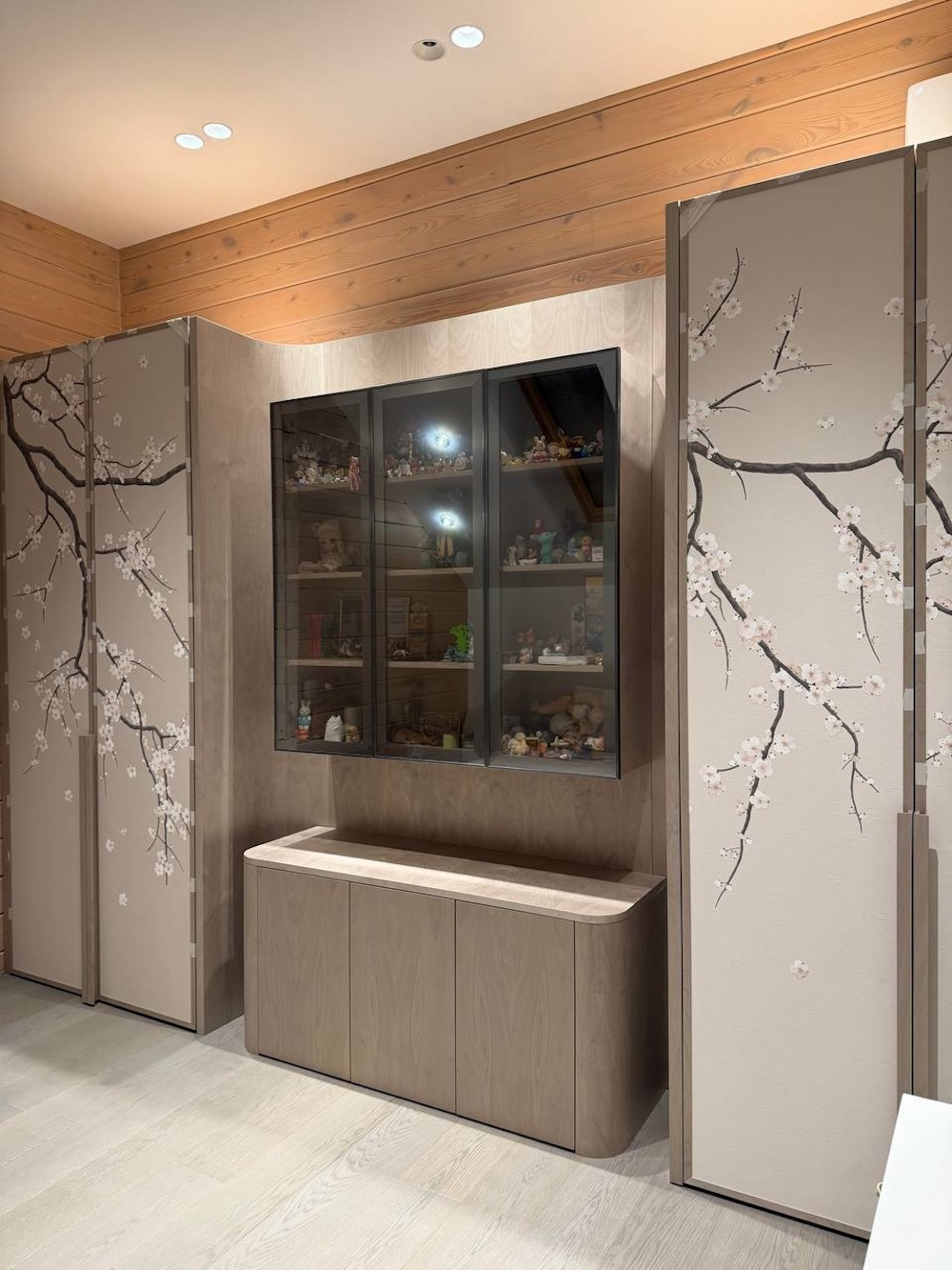 Шкафы с расписными обоями