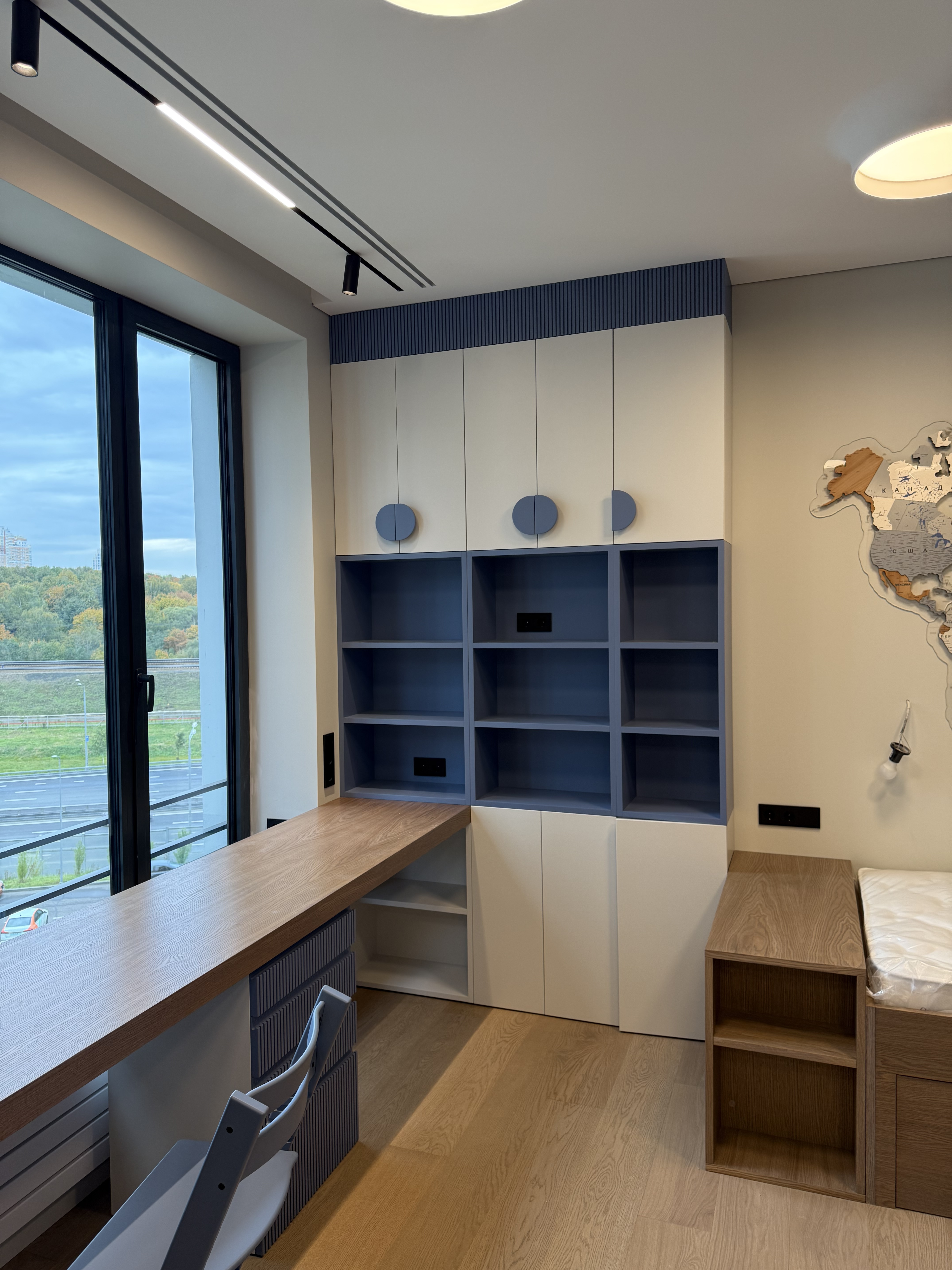 Мебель в детскую комнату мальчика