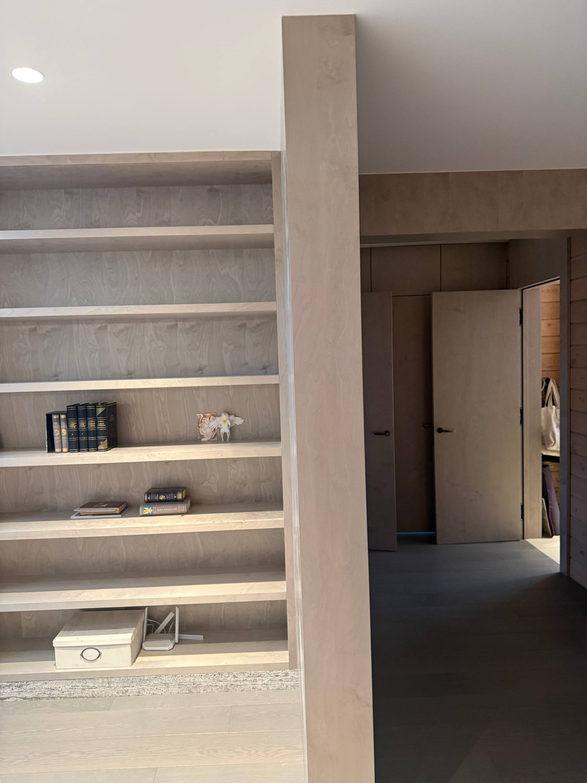 Стеллаж в шпоне березы