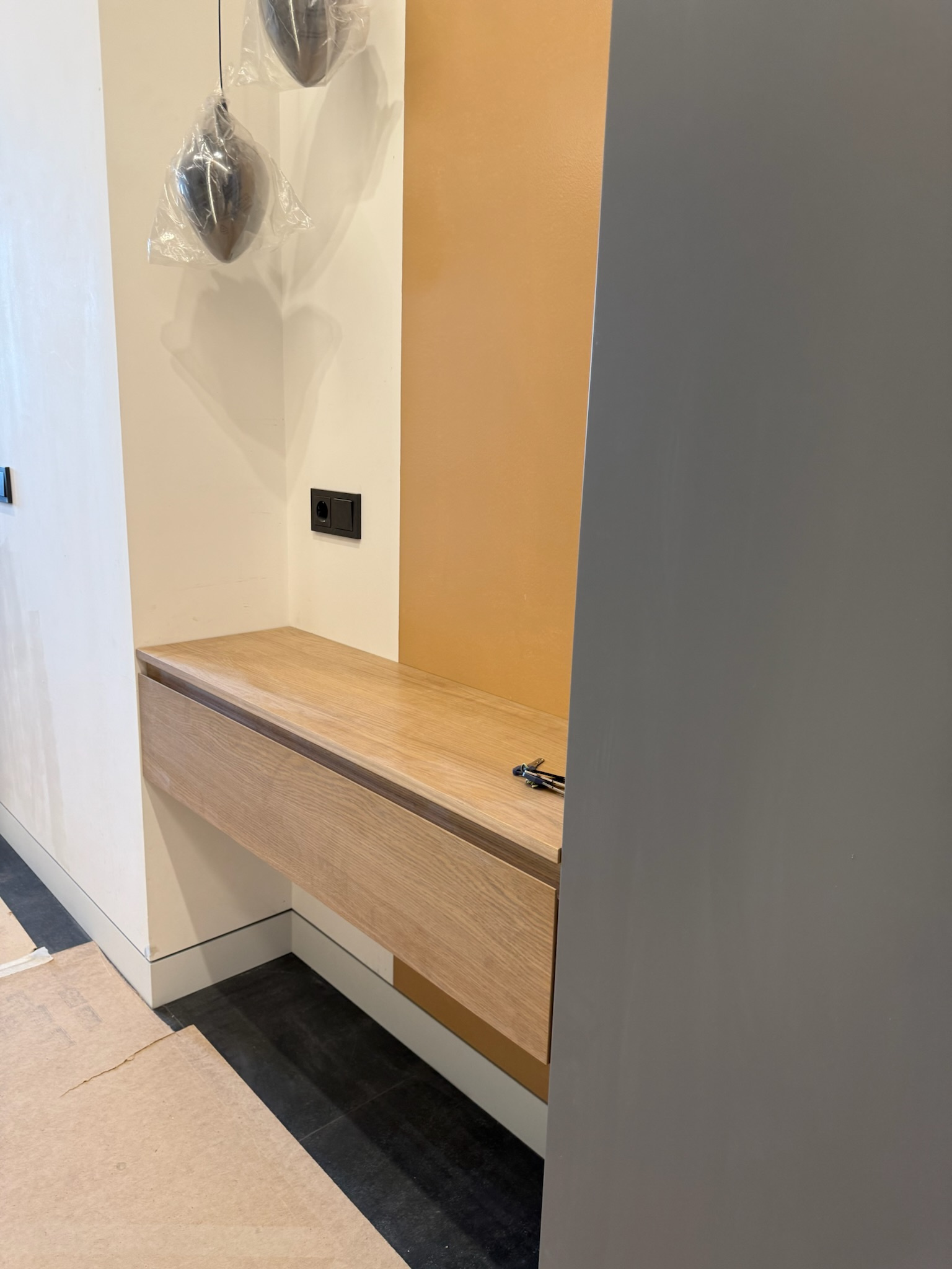 Прихожая ЖК Вэри