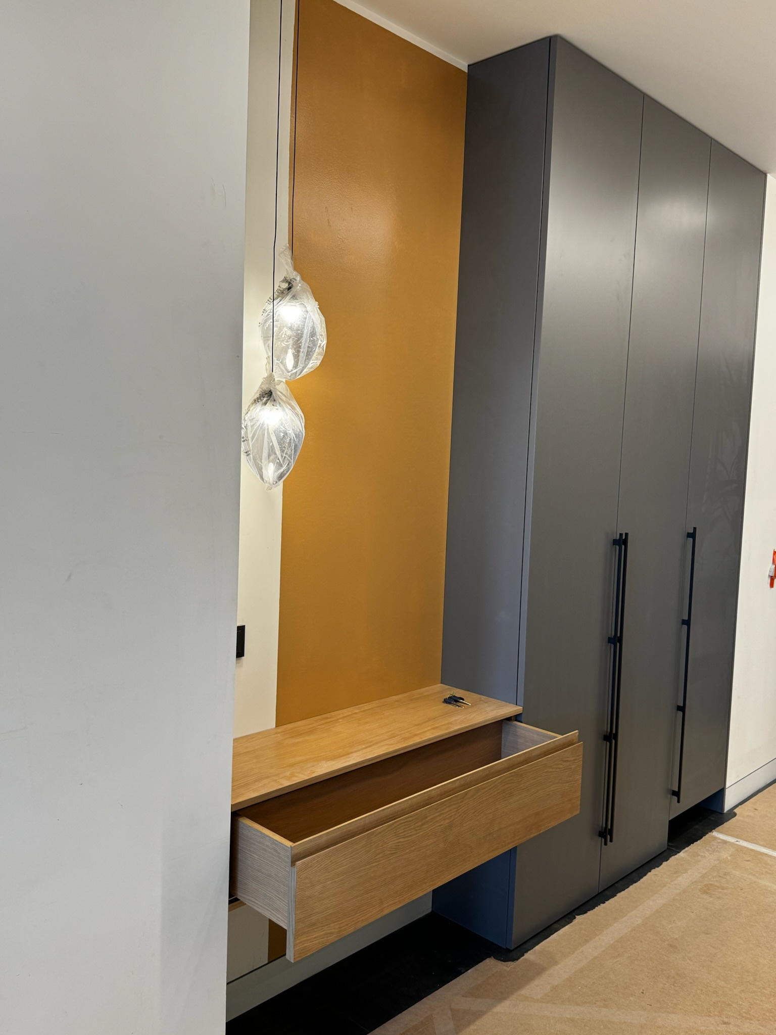 Прихожая ЖК Вэри