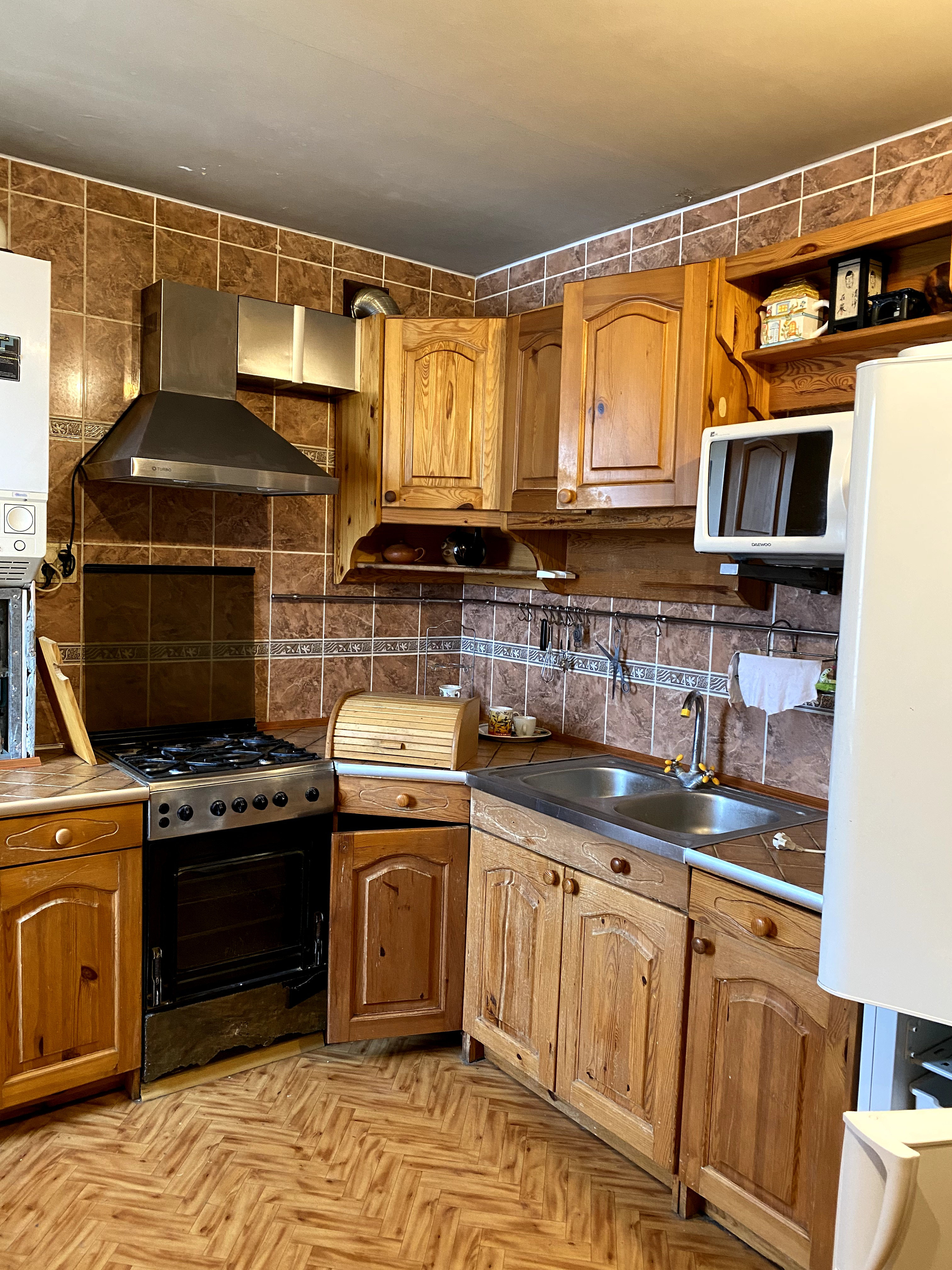 Новокиевская с черным котом