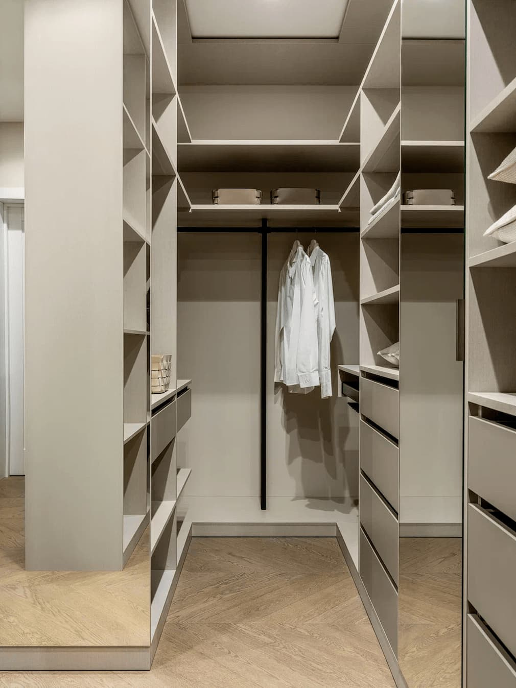 КВАРТИРА ДЛЯ БОЛЬШОЙ СЕМЬИ НА МОСФИЛЬМОВСКОЙ