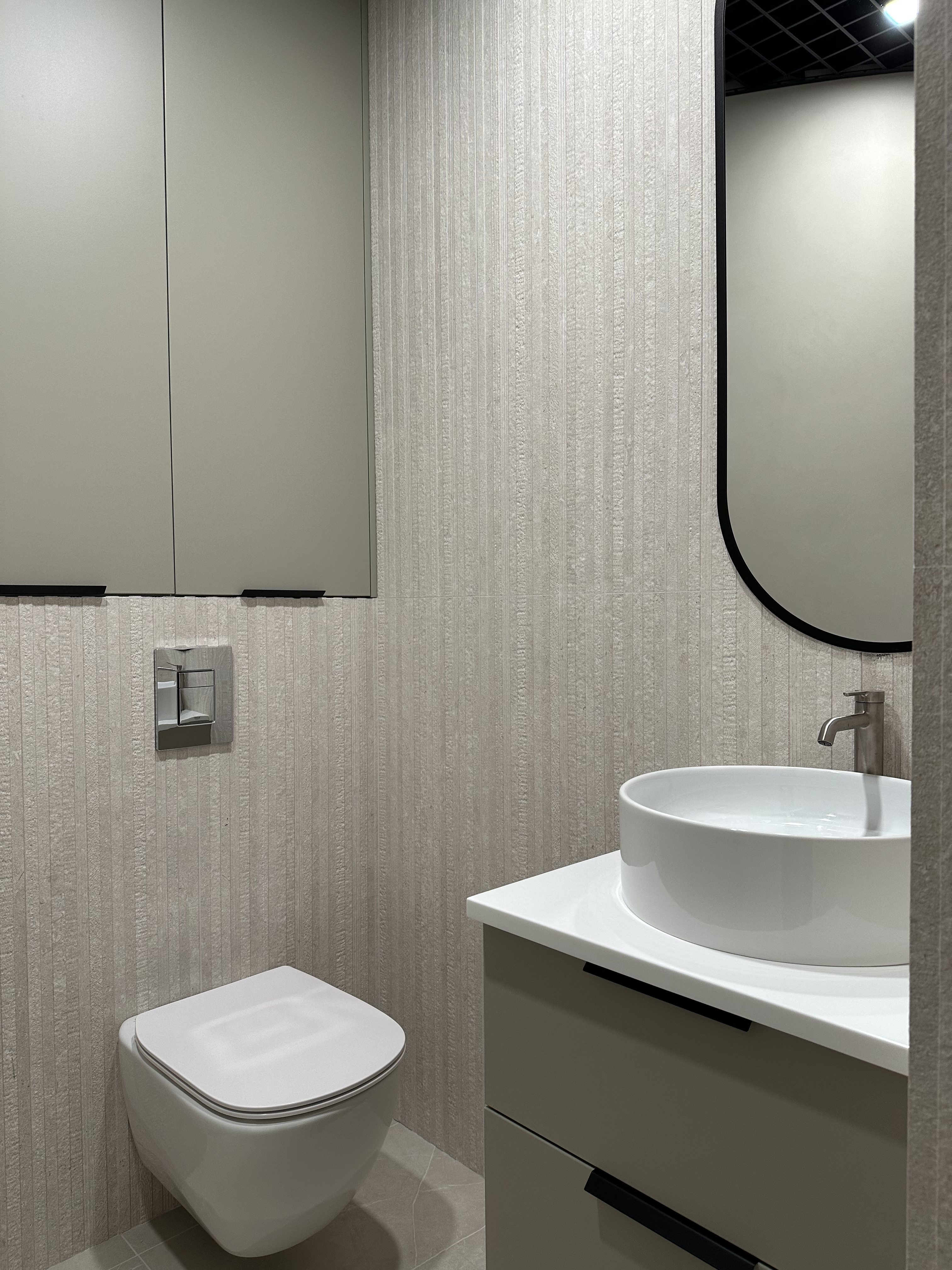 Установка сантехники и радиаторов отопления в офисе