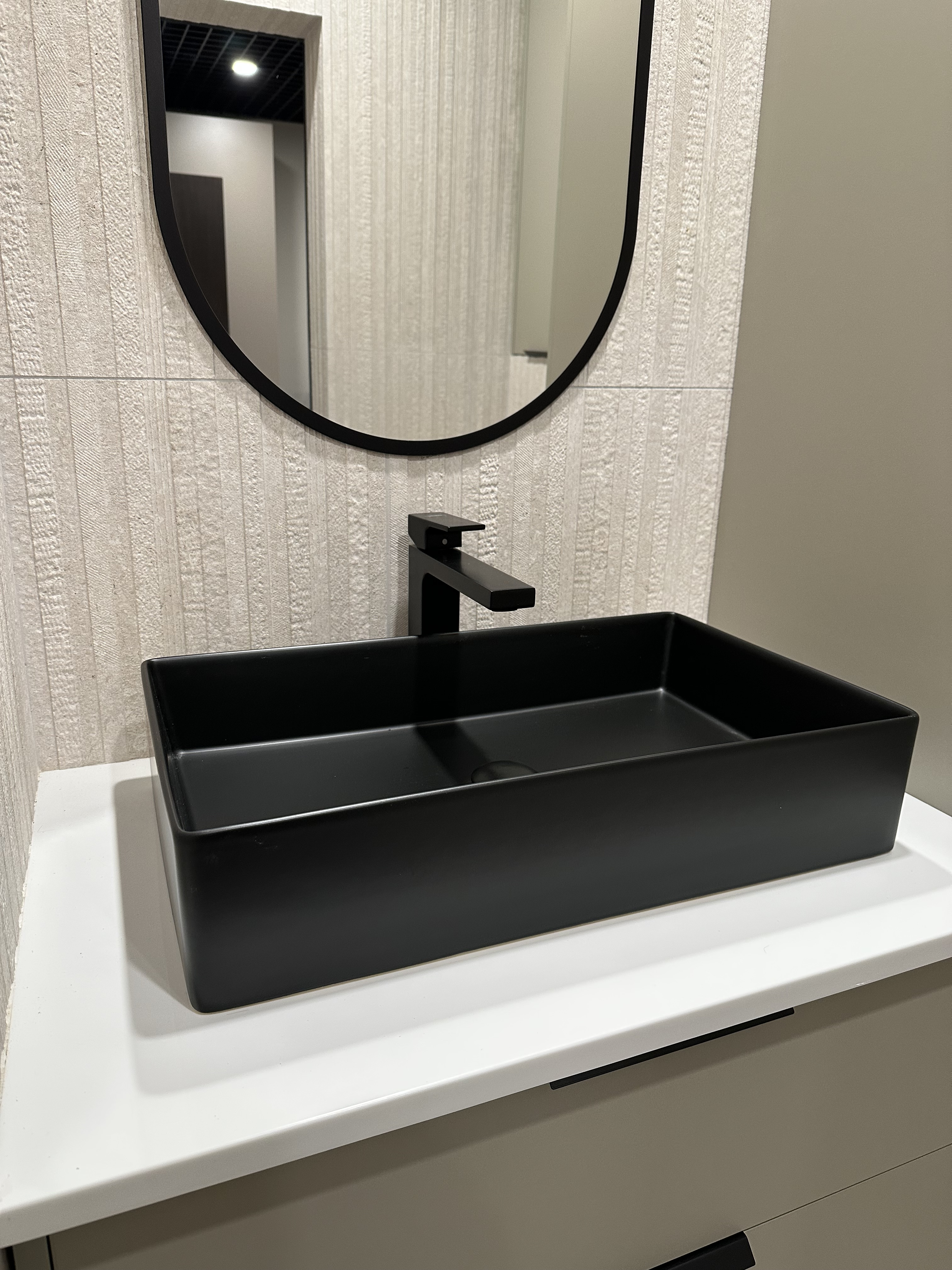 Установка сантехники и радиаторов отопления в офисе