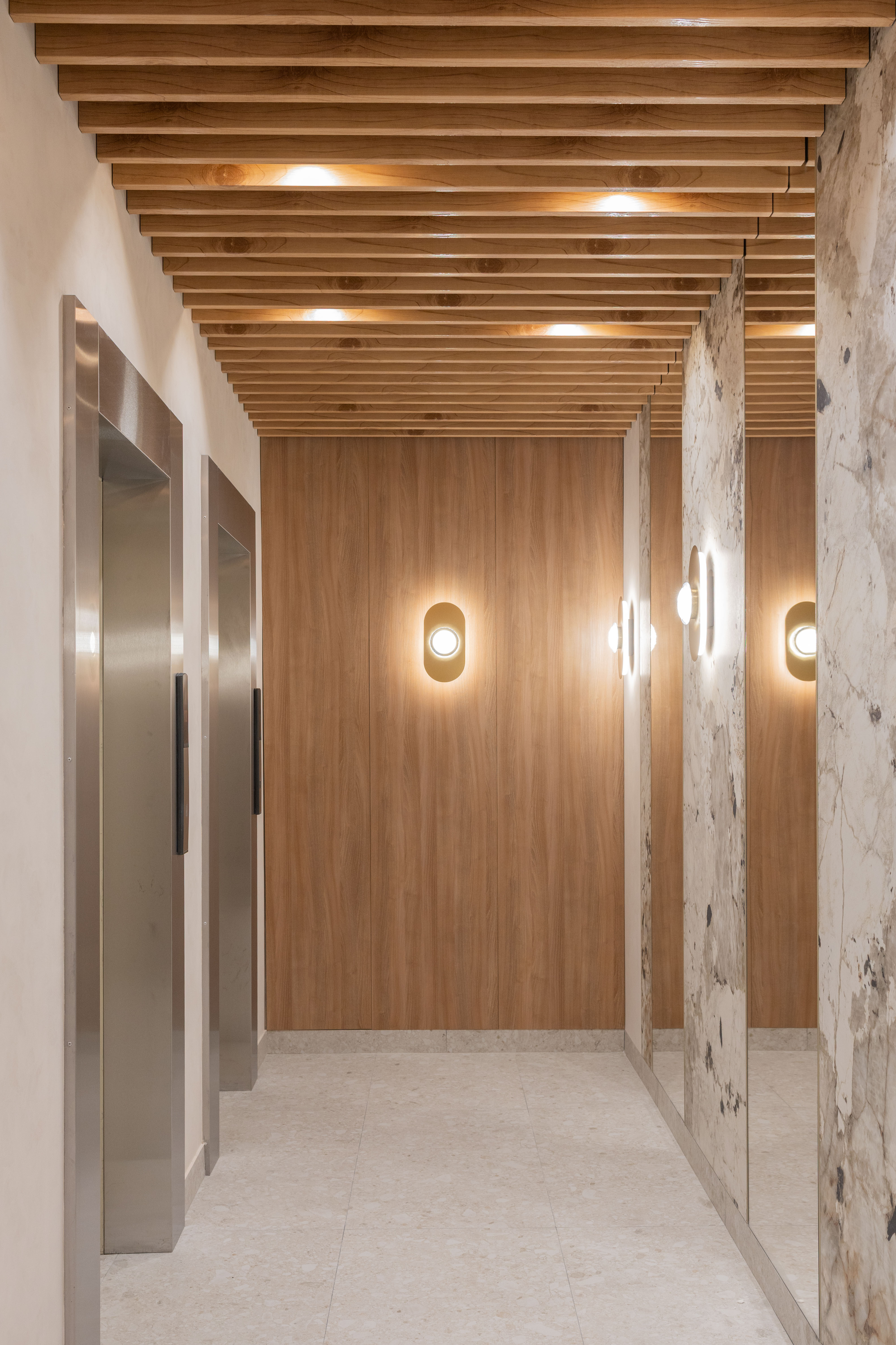 Входная группа с лифтовой зоной