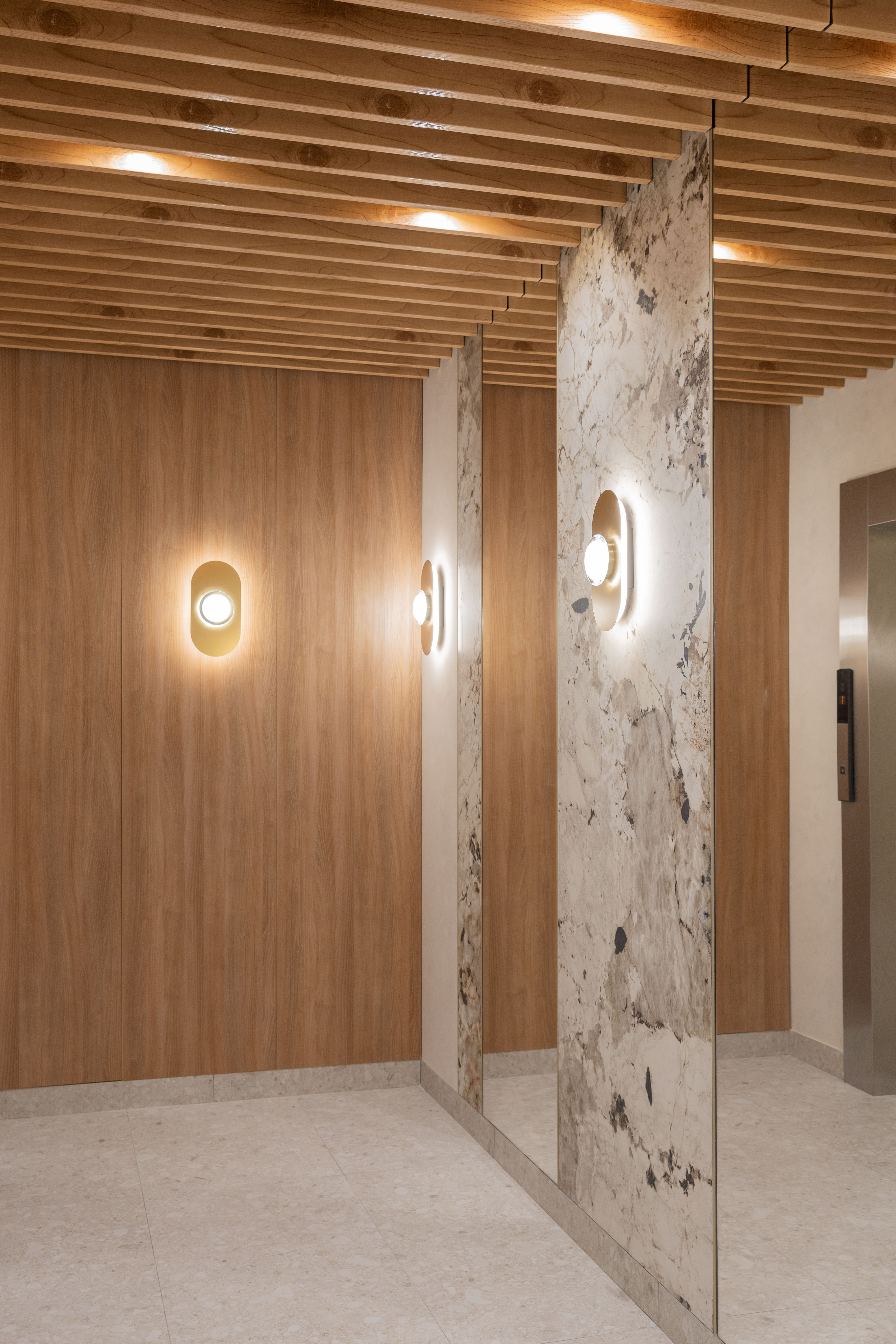 Входная группа с лифтовой зоной