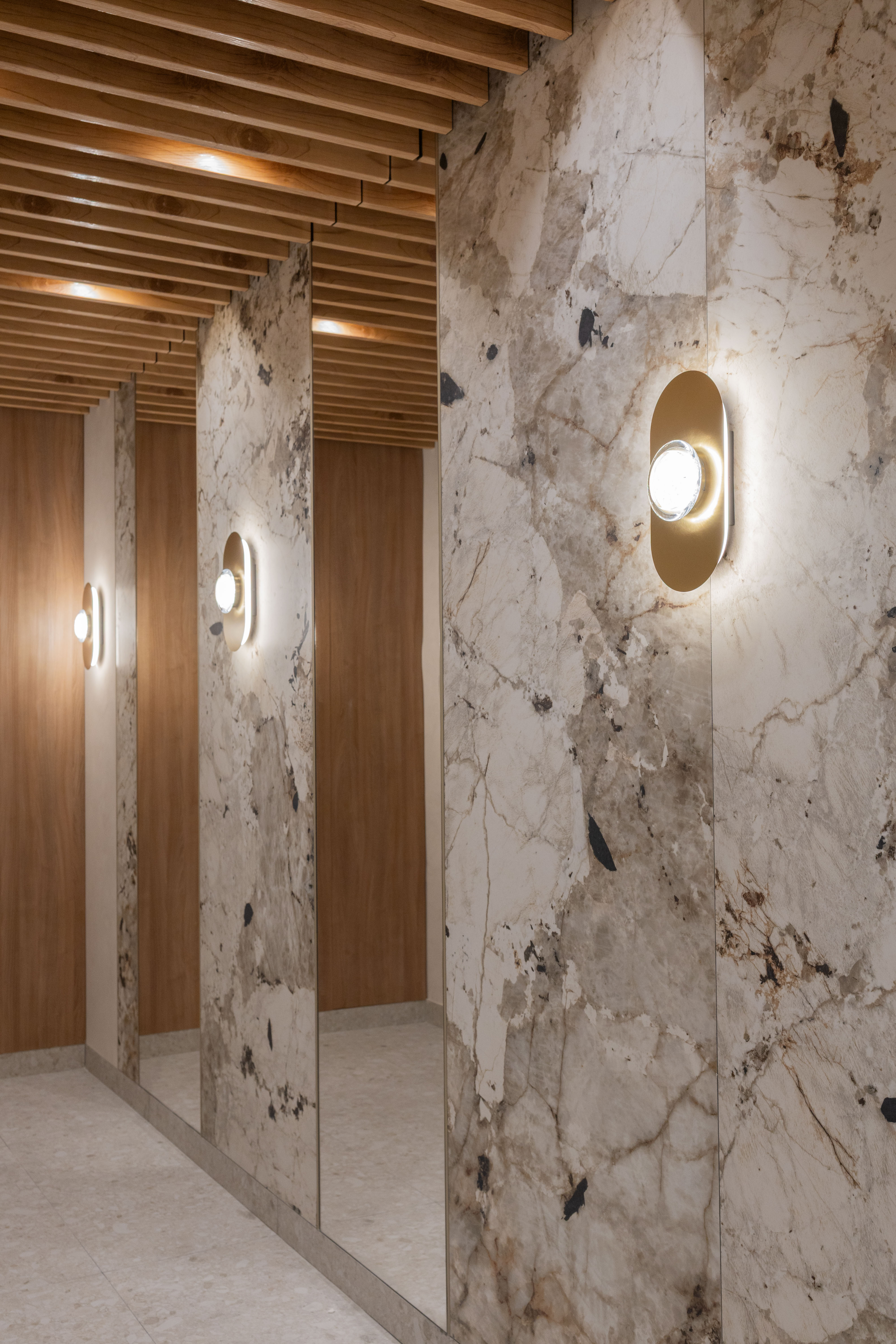 Входная группа с лифтовой зоной