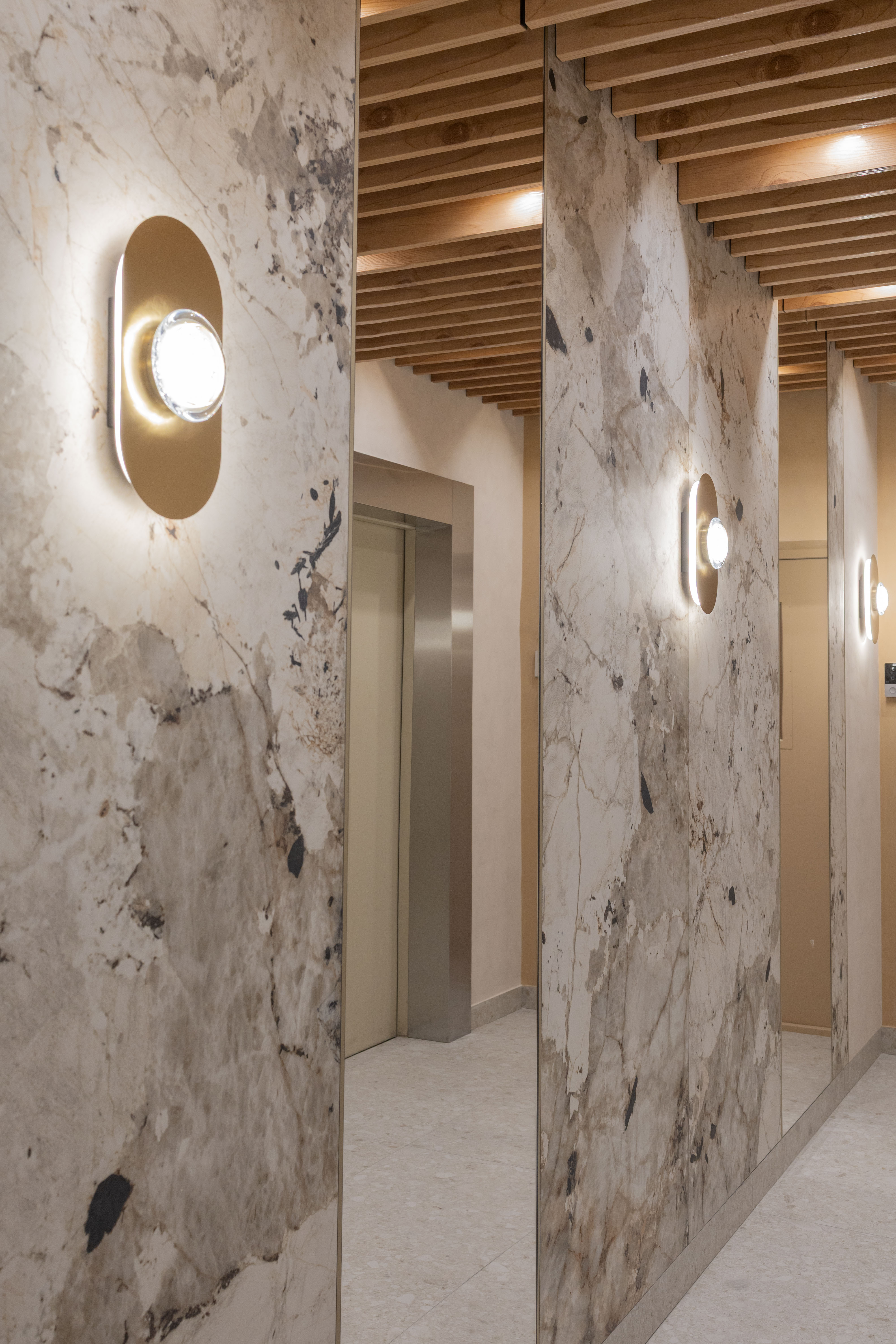 Входная группа с лифтовой зоной