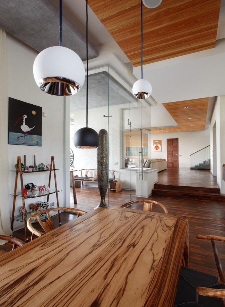 "Oak land" house
