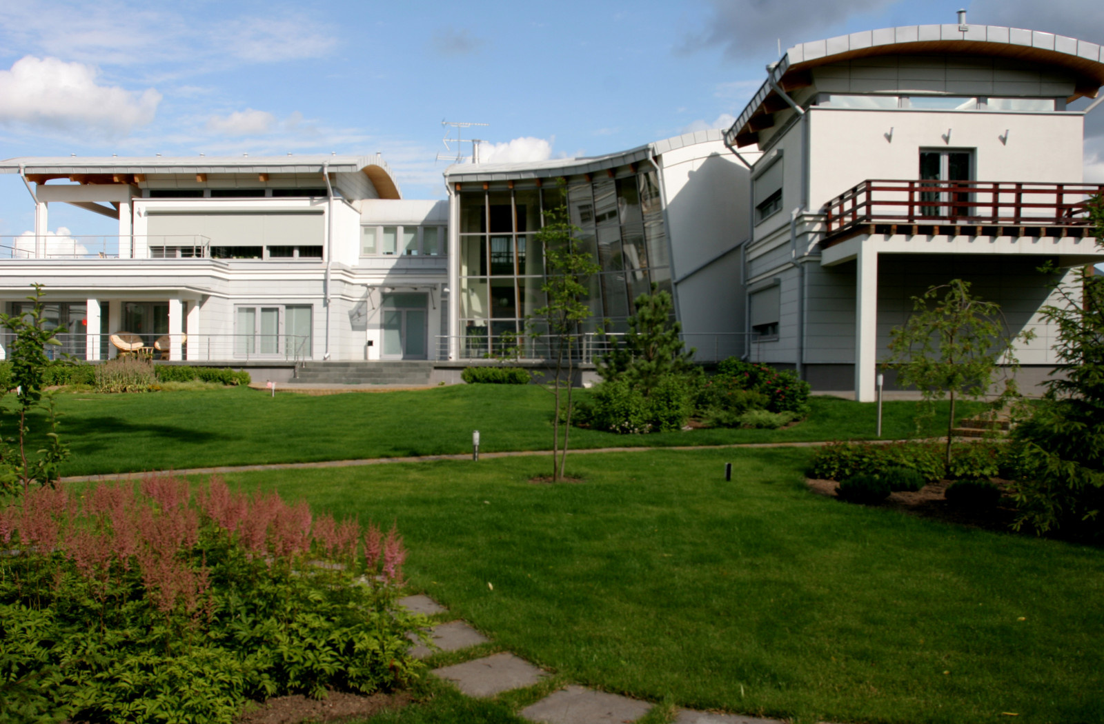 Torus House