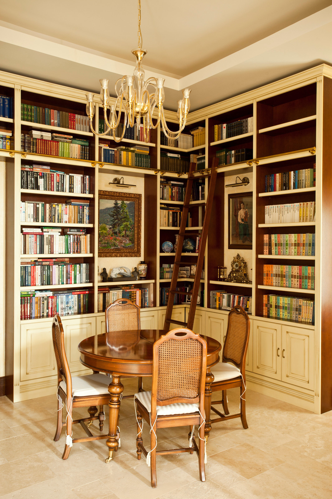 Дом с бассейном