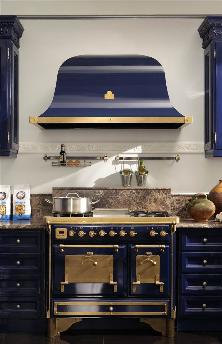 Кухня «Петергоф» — классика стиля