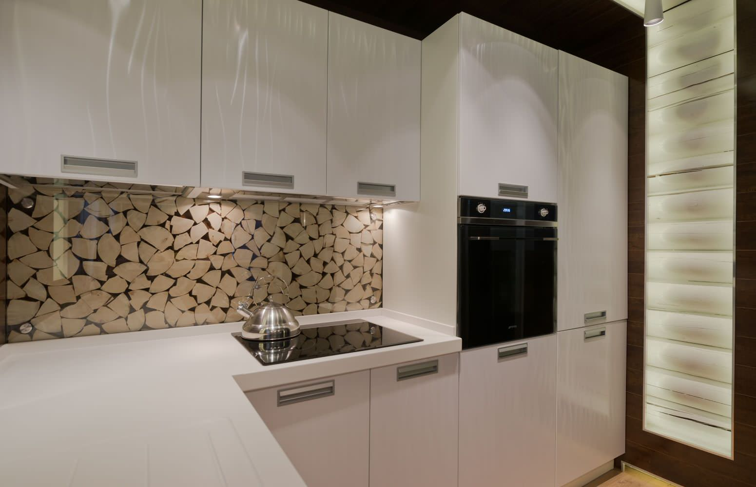 Проект недели: Кухня-гостиная с минимализмом и дровами