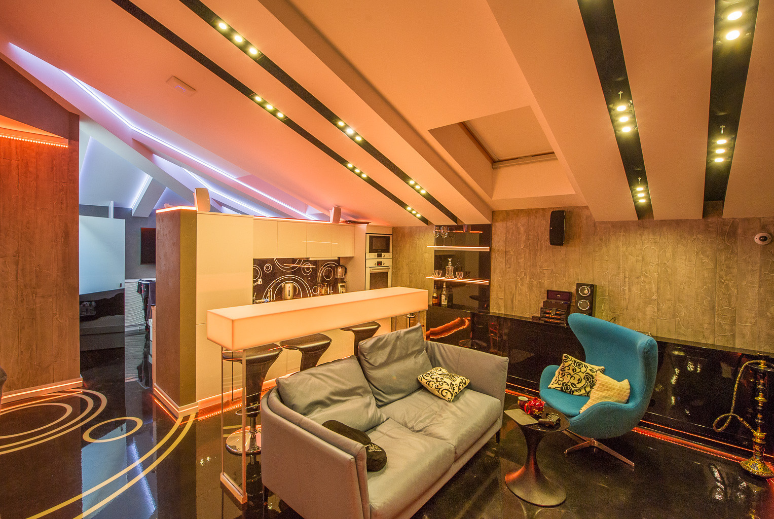 Александр Сахаров