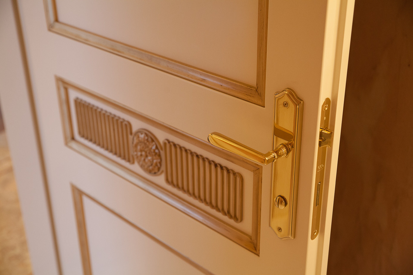 Дворцовая классика в городской квартире