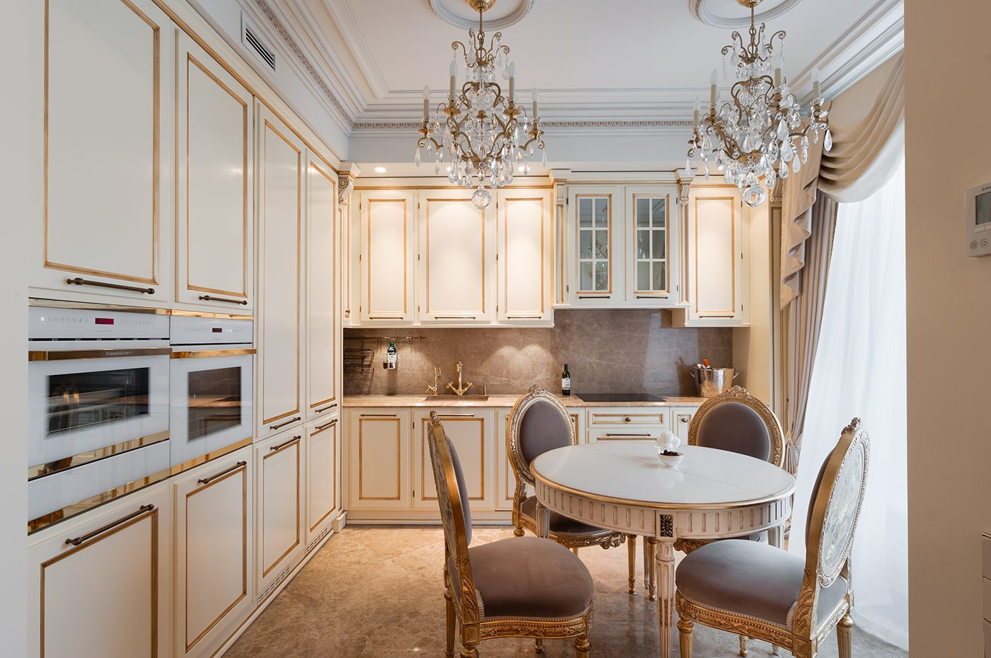 Дворцовая классика в городской квартире