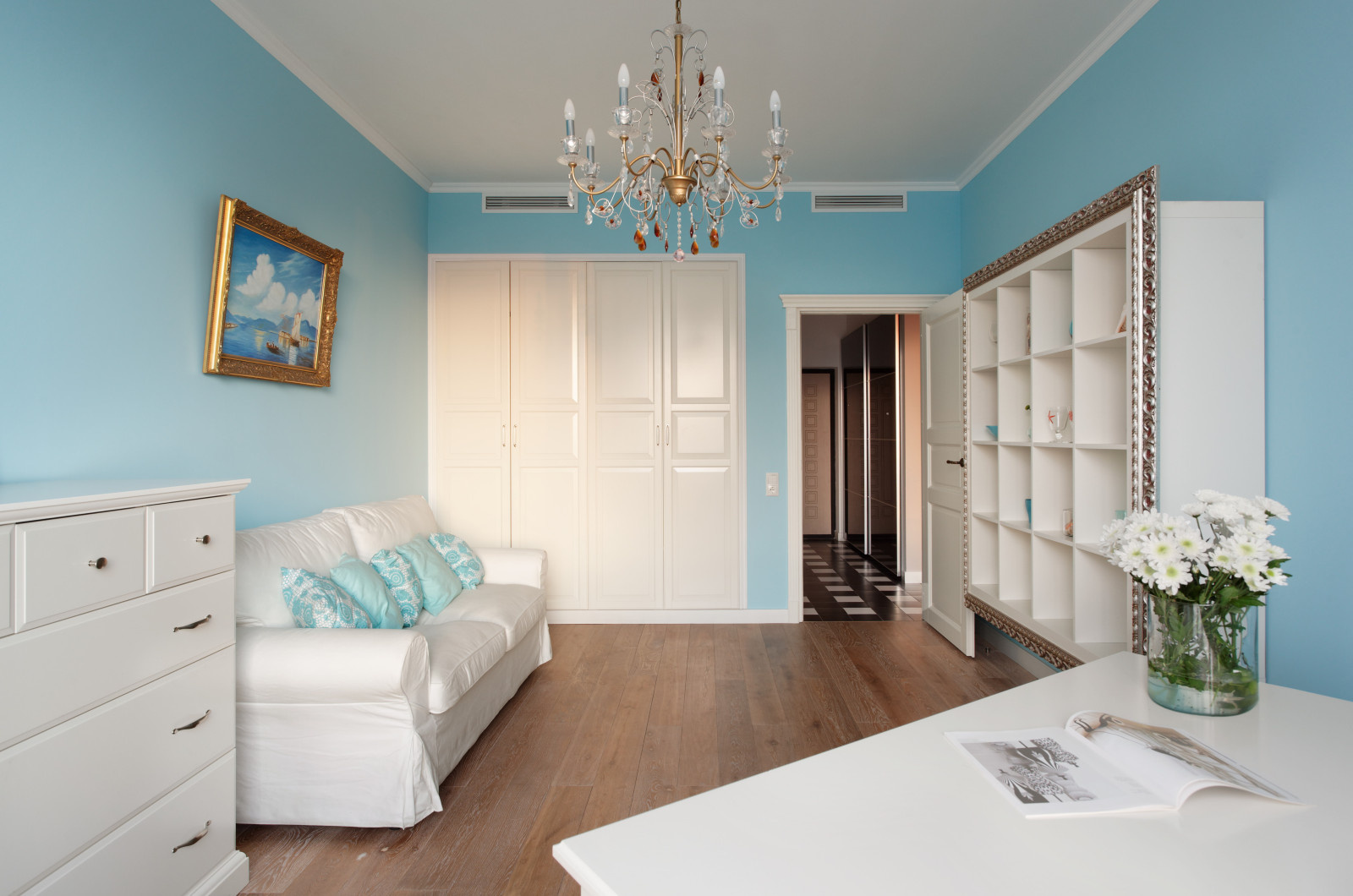 Houzz тур: Неоклассика для двоих на 27 этаже