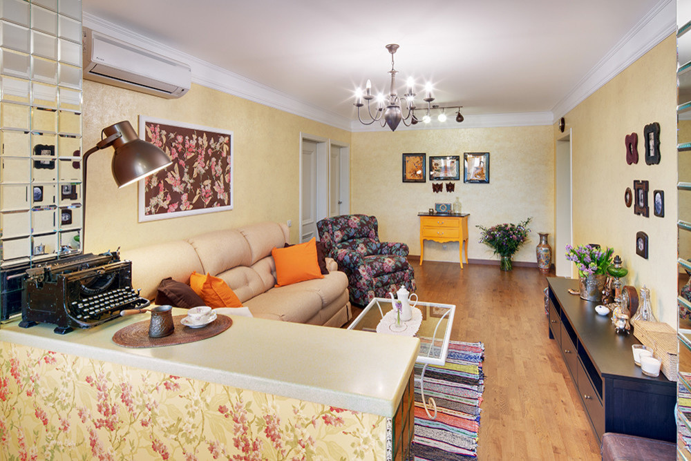 Houzz тур: Яркая квартира с качелями для Вари и Тоси