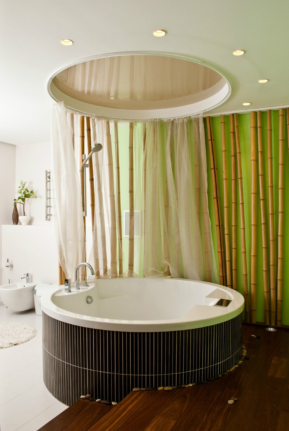 Яркая жизнь