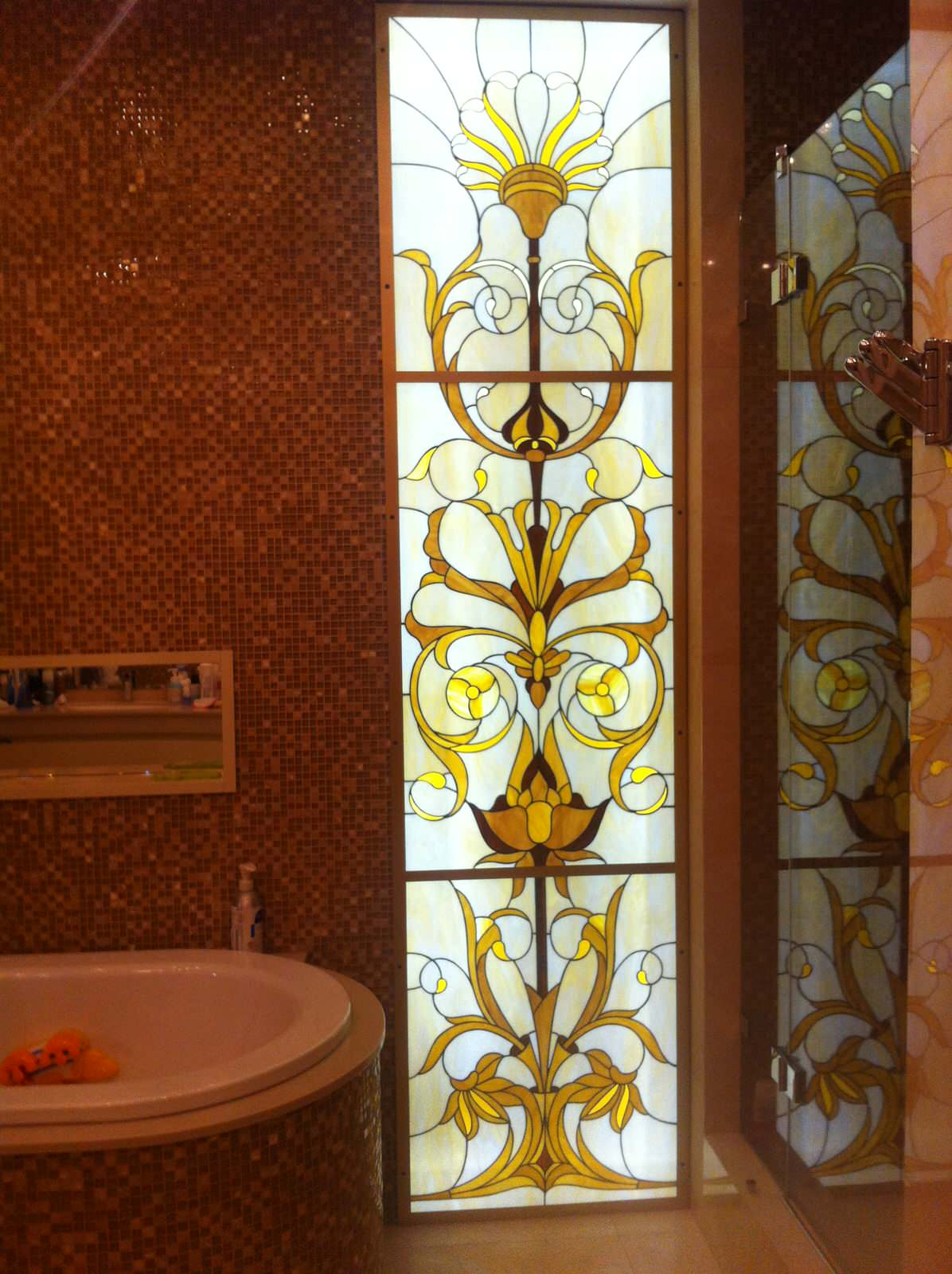 Классический орнамент в витражах