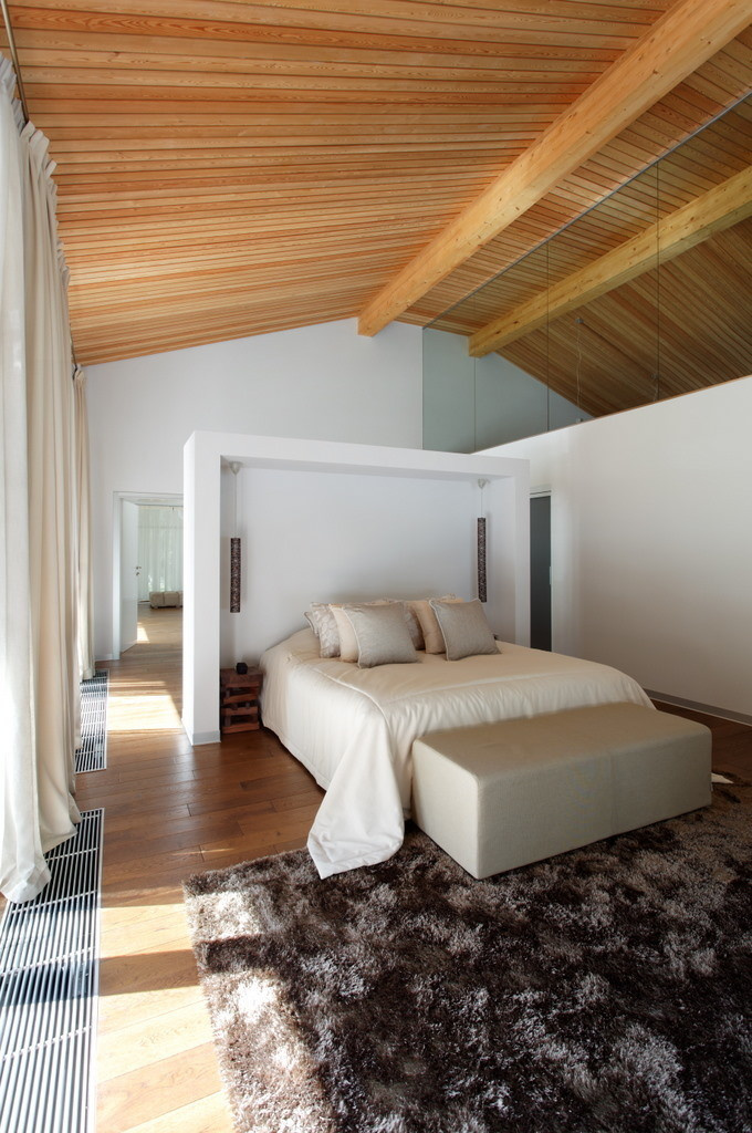 Woodlark house