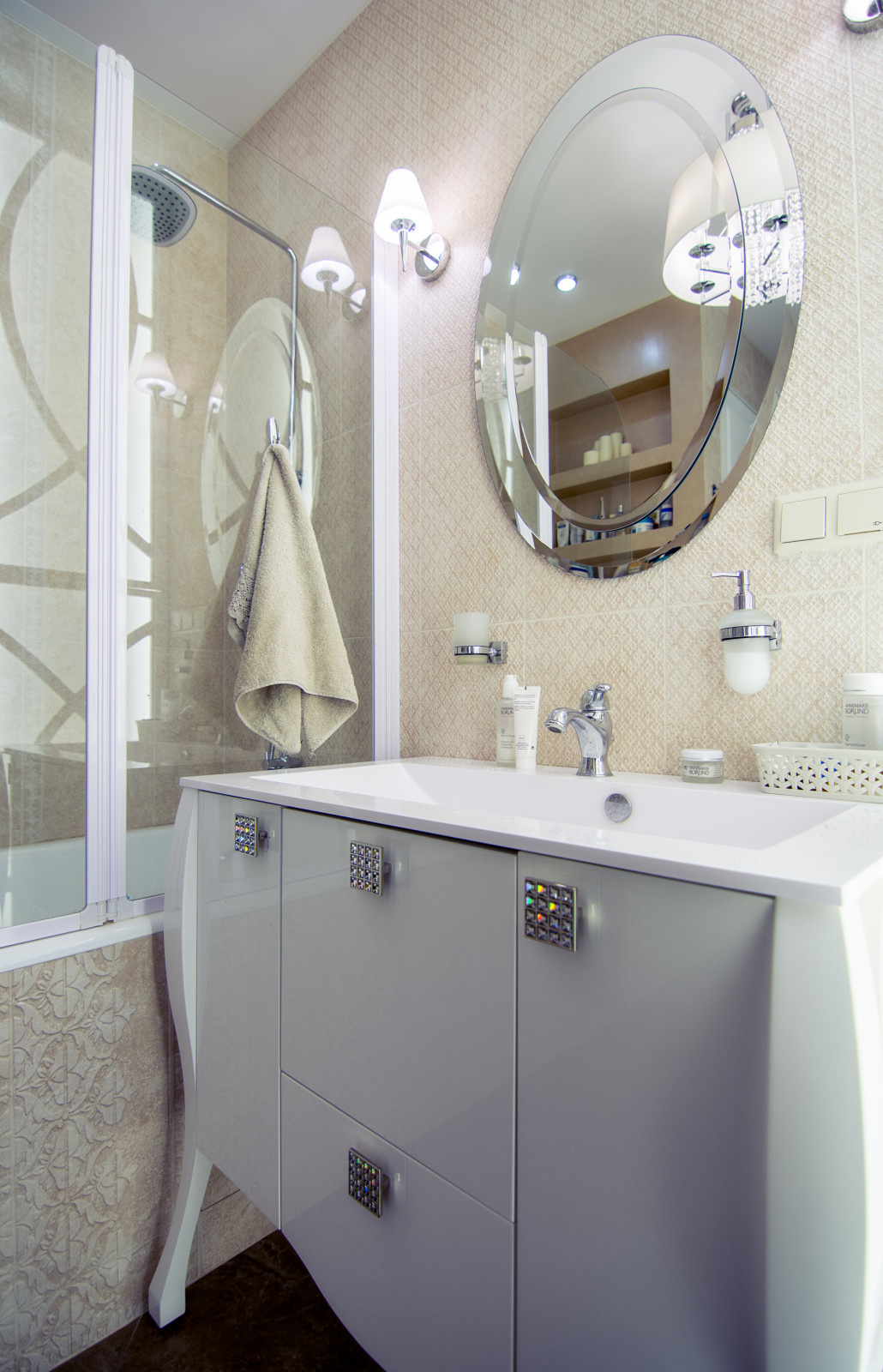 Houzz тур: Ажурный «иней» в московской сталинке