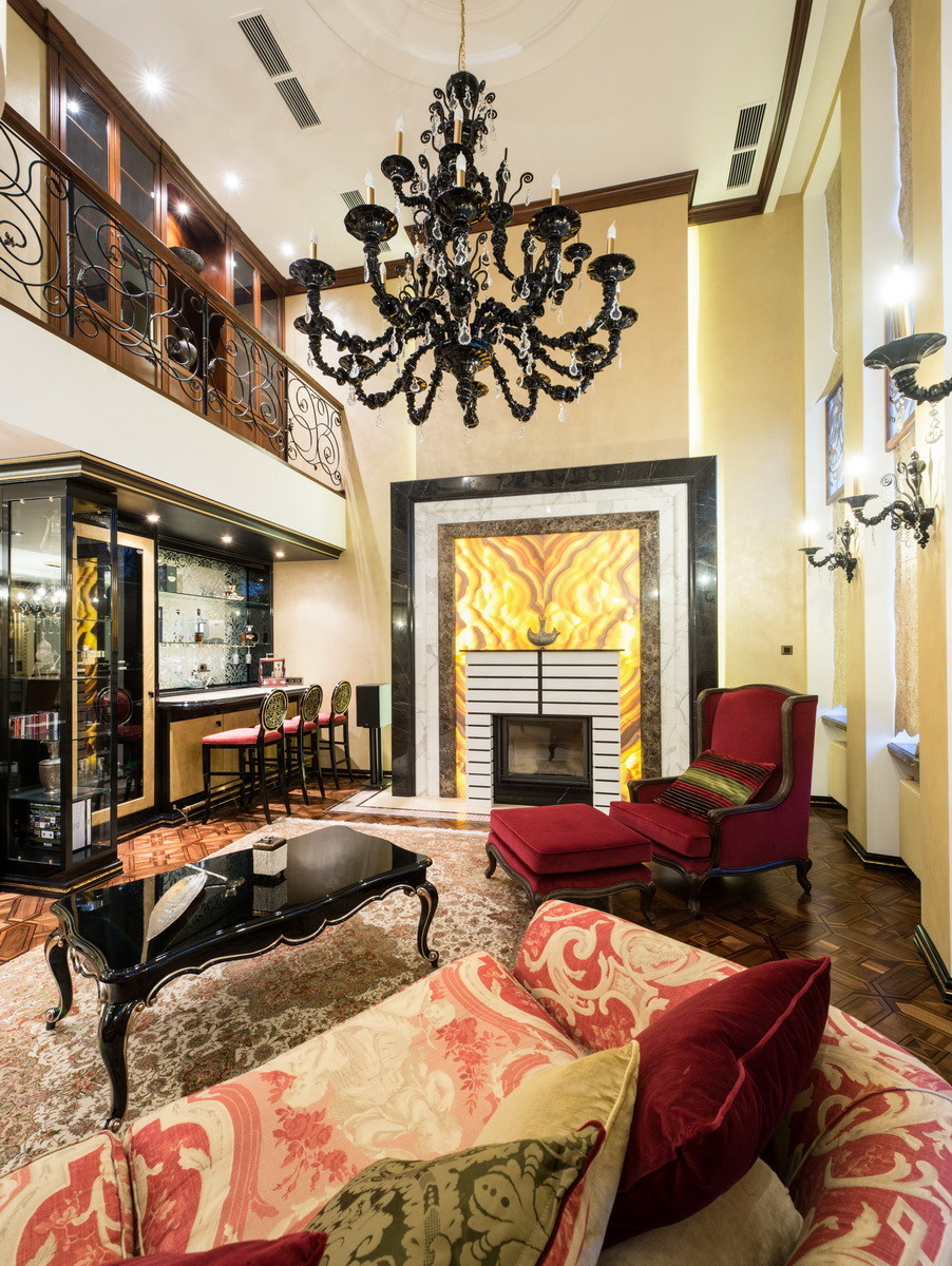 Двухуровневая квартира с камином